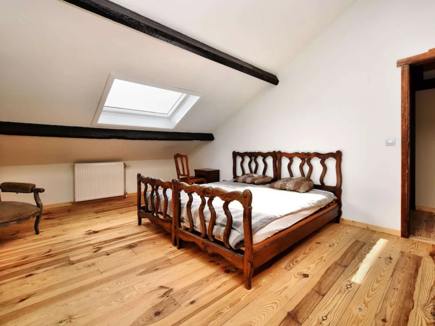 Pleasant Holiday Home in Erezée Ardennes with Hot Tub, Sauna