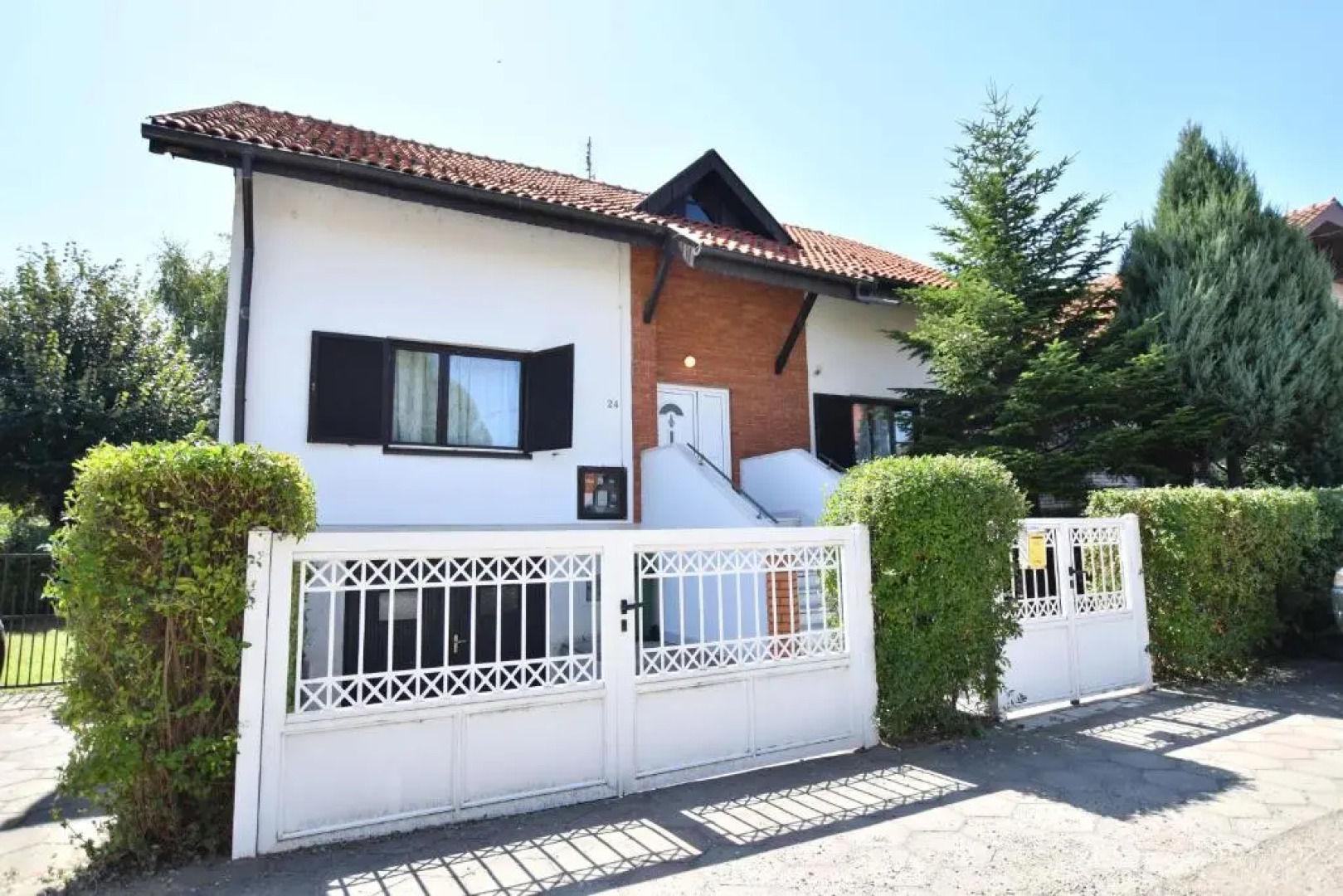 Villa Mina Kladovo, entire charming house with 5 bedrooms