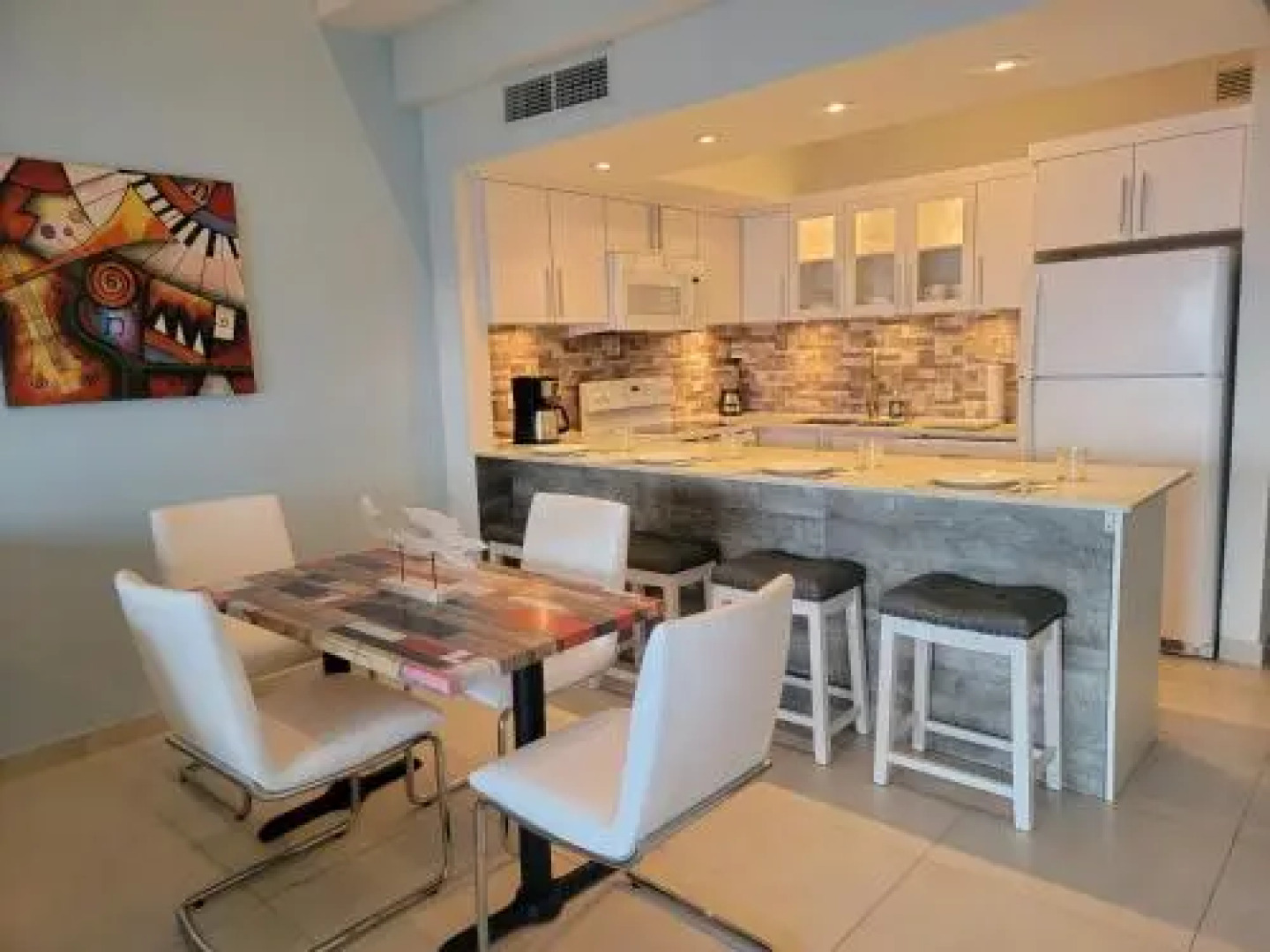 BV103 - Amazing Oceanfront Condo steps from beach