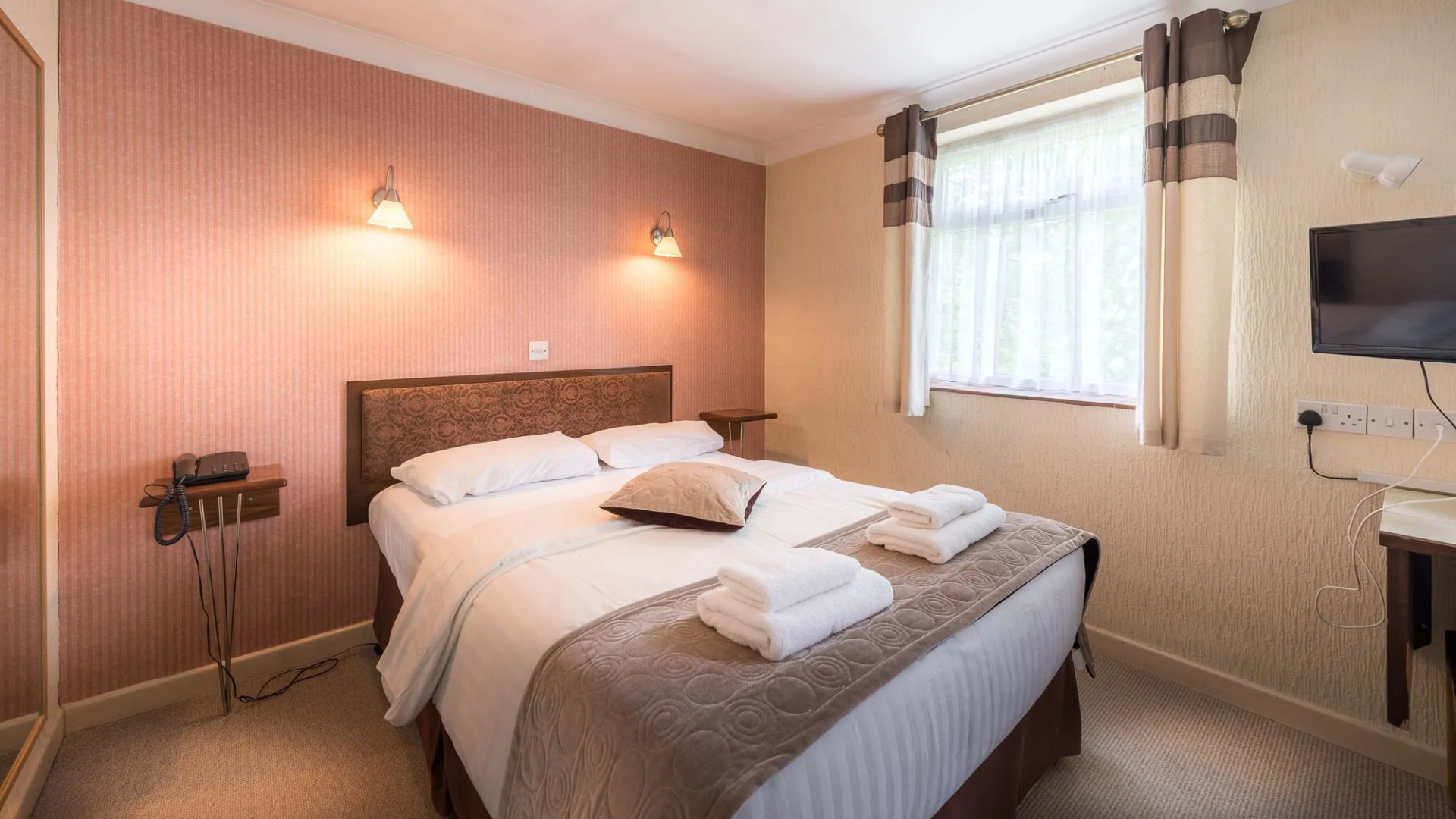 The Cedars Hotel, Loughborough