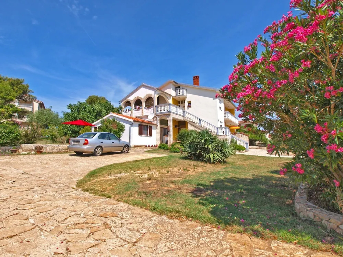 Apartments Vladislava 906