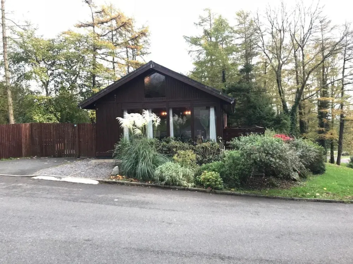 Hazel Lodge 26 with Hot Tub, Newton Stewart
