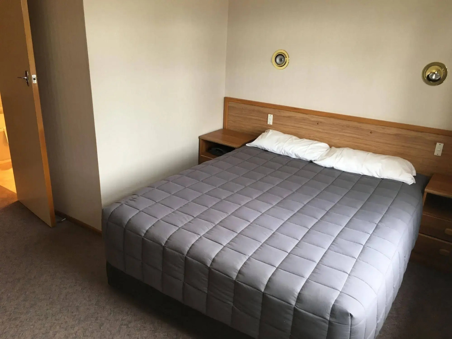 Fiordland National Park Lodge