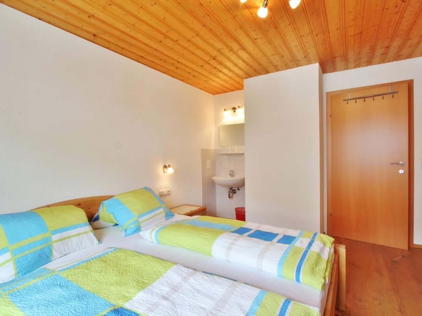 Large Apartment in Salzburg With Swimming Pool