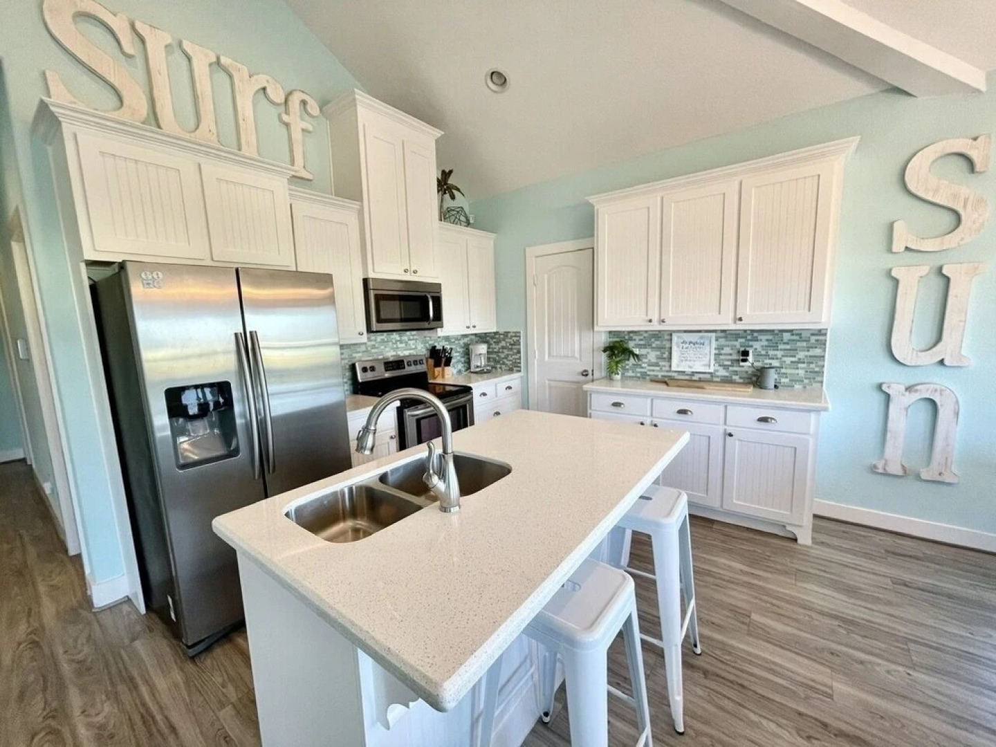 #latitude Adjustment 4 Bedroom Home by RedAwning