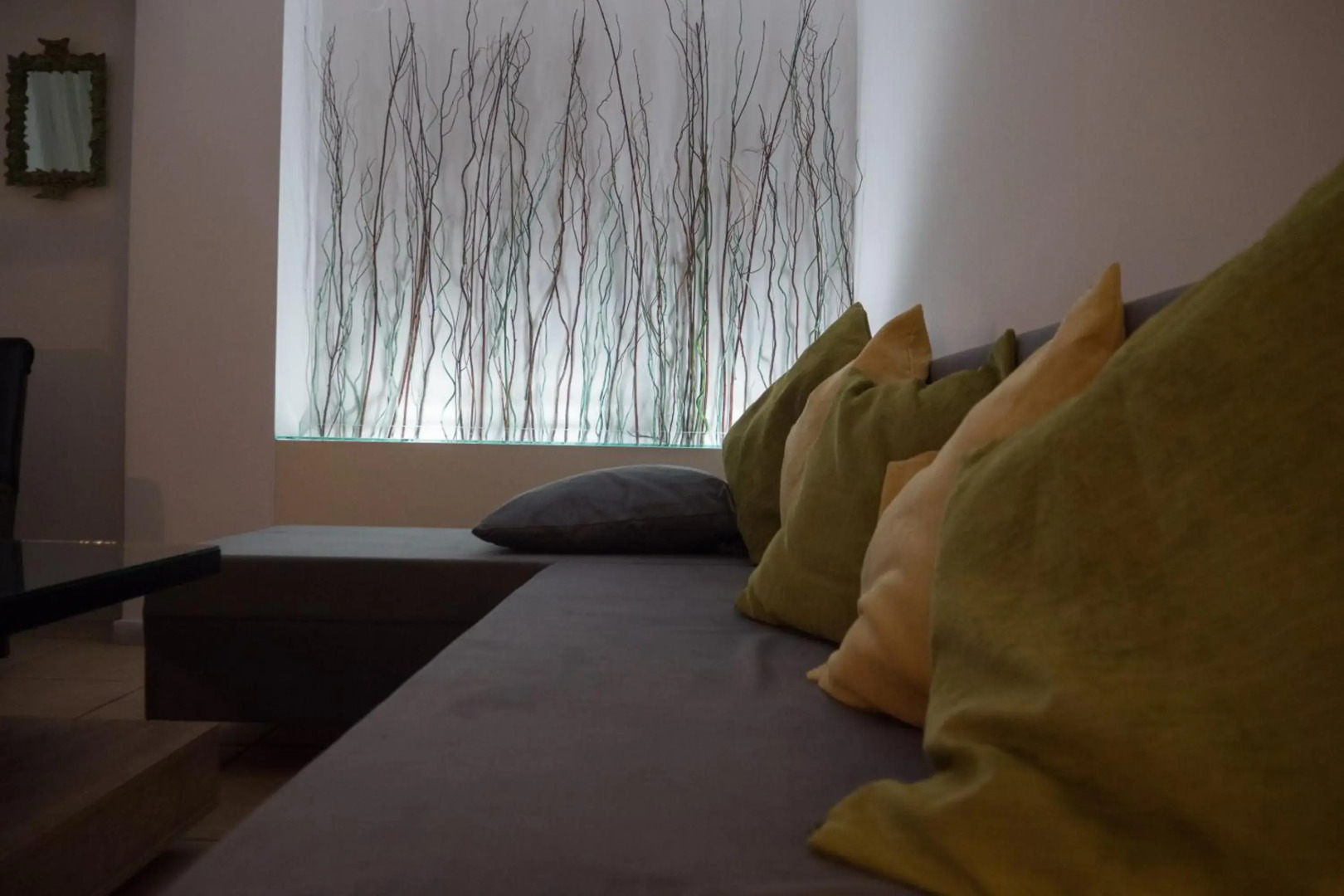 Tranquil Infinity Pool Getaway (private jacuzzi and steam bath, pool, garden, sea and city views)