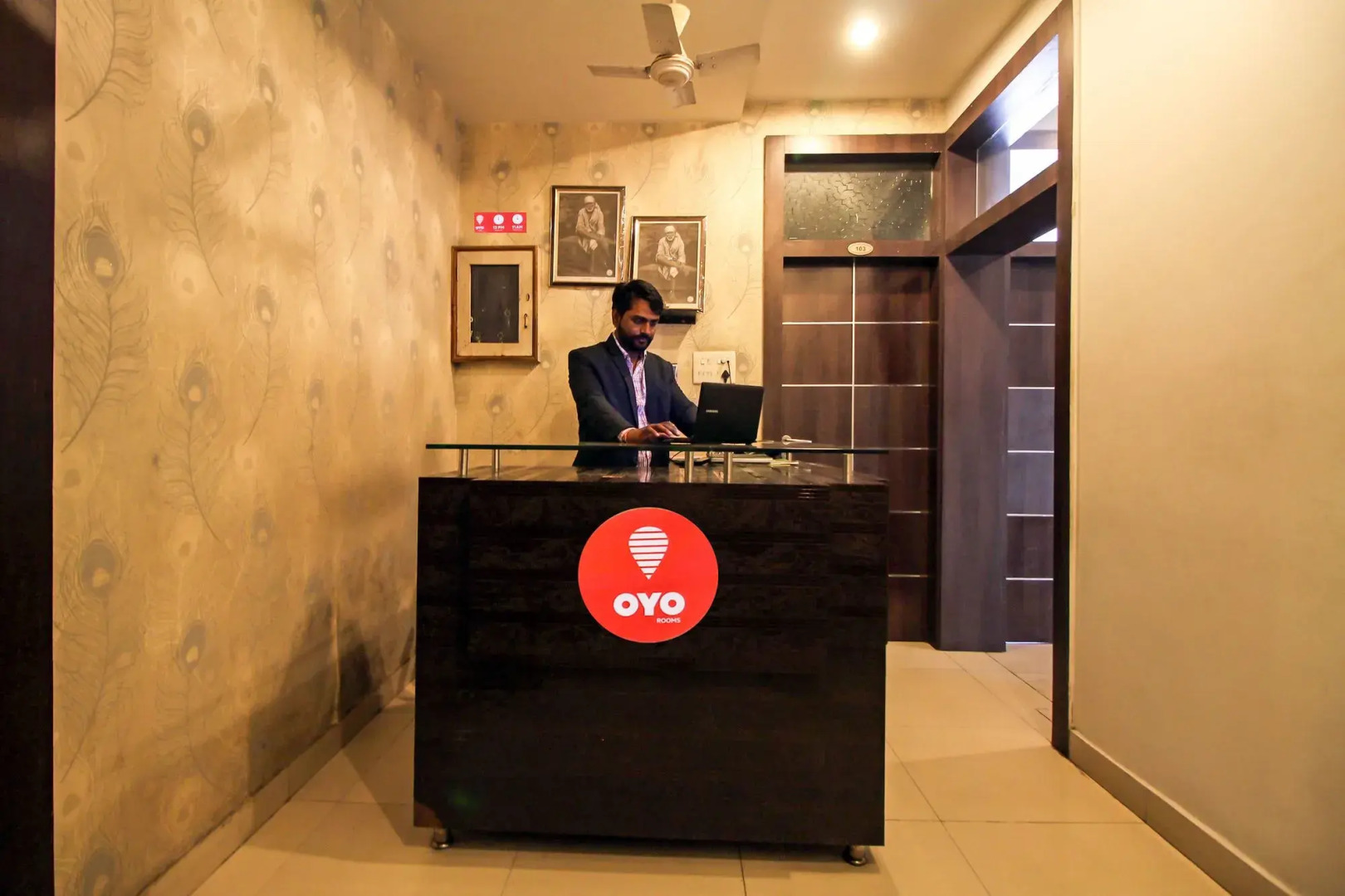OYO 8429 Hotel Raj