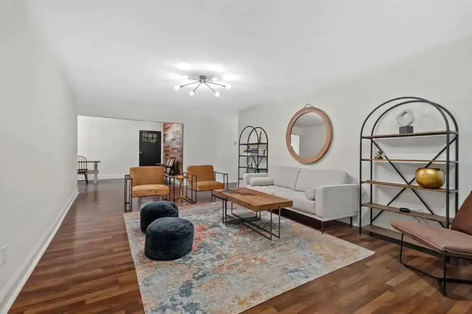 Tunnel Vision Trail Home -8 Min From Lake Windsor! 4 Bedroom Home by Redawning