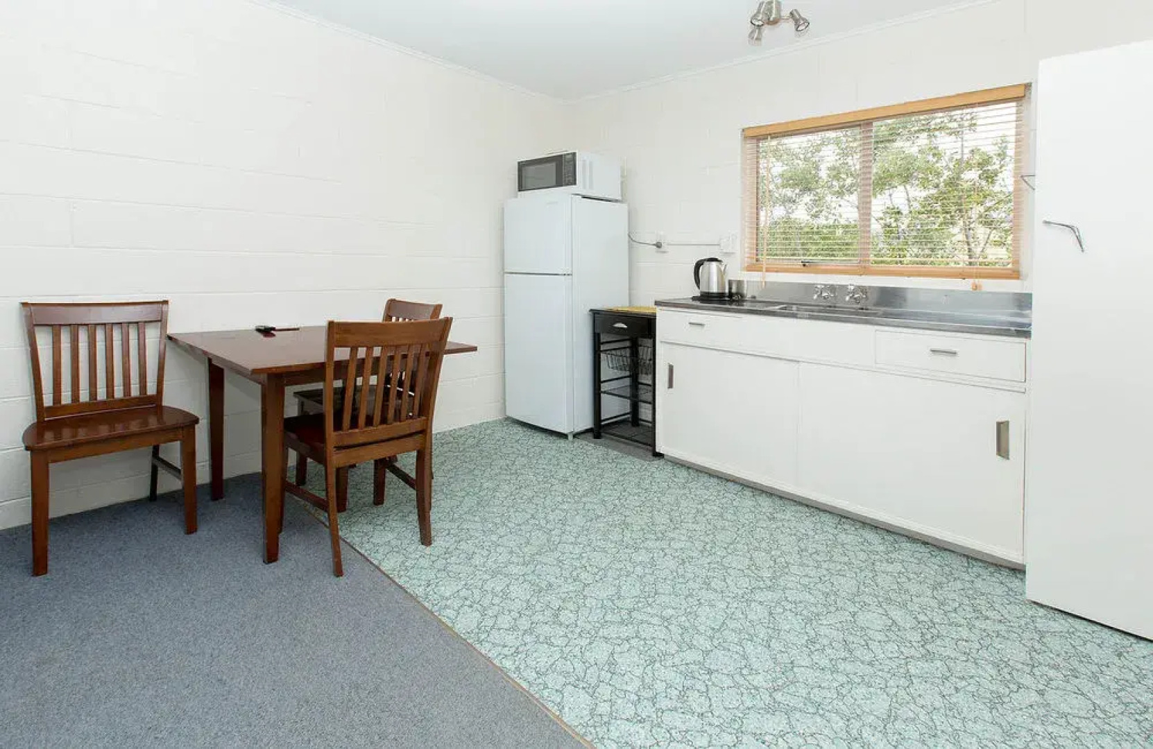 Marina Court Motel & Apartments