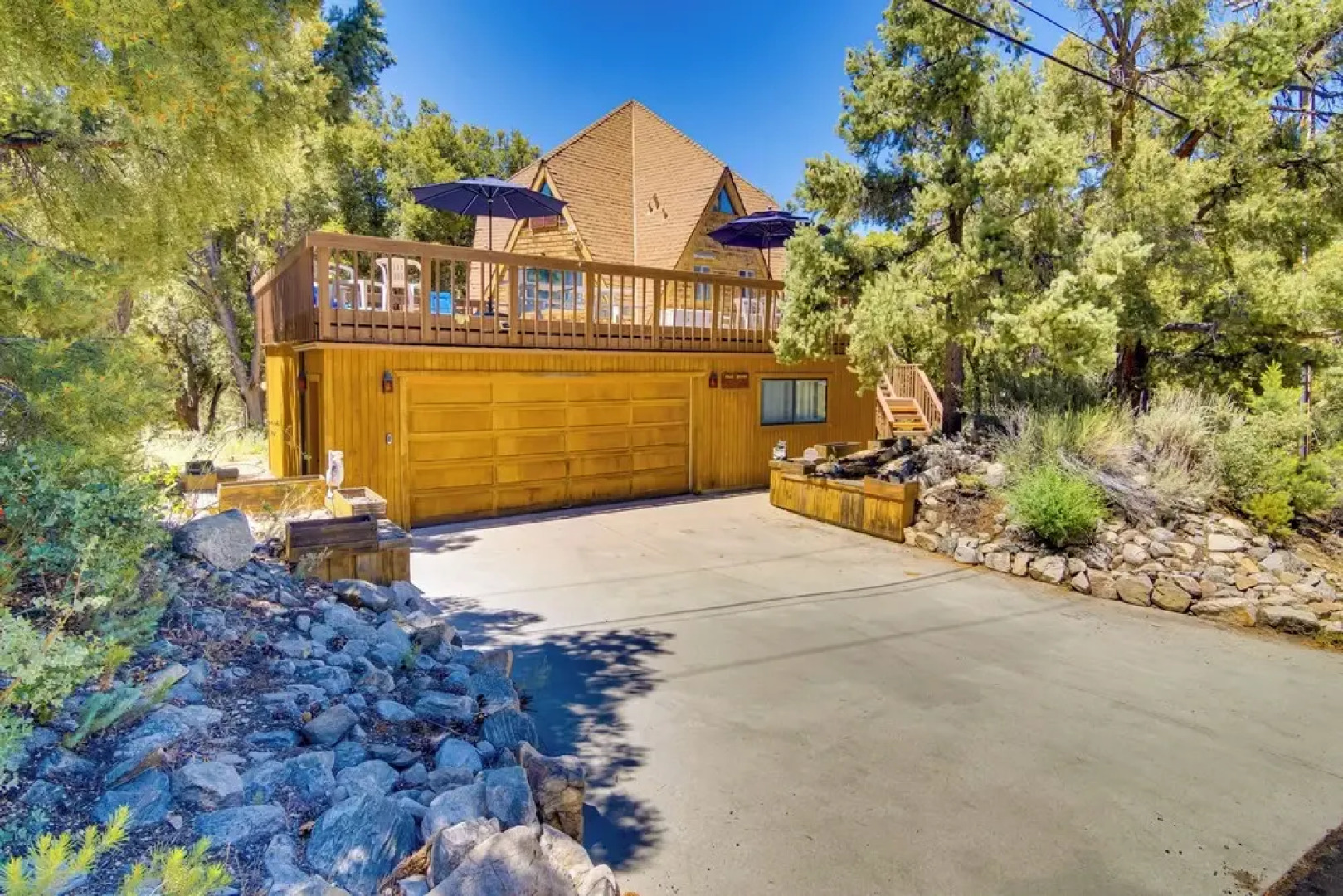 'star House' Unique Home w/ 360 Mountain Views!