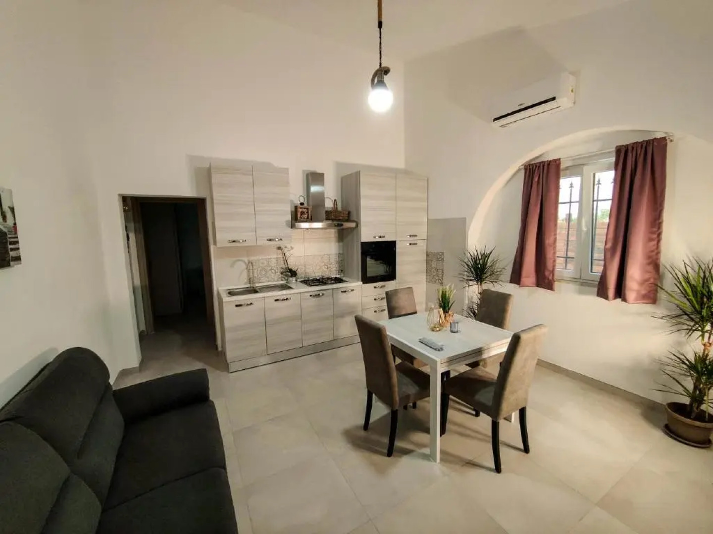 Anahita Luxury Suite & Spa