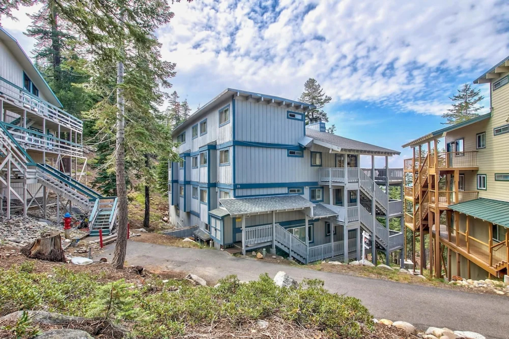 MV3: Lake View Ski Bear Lodge