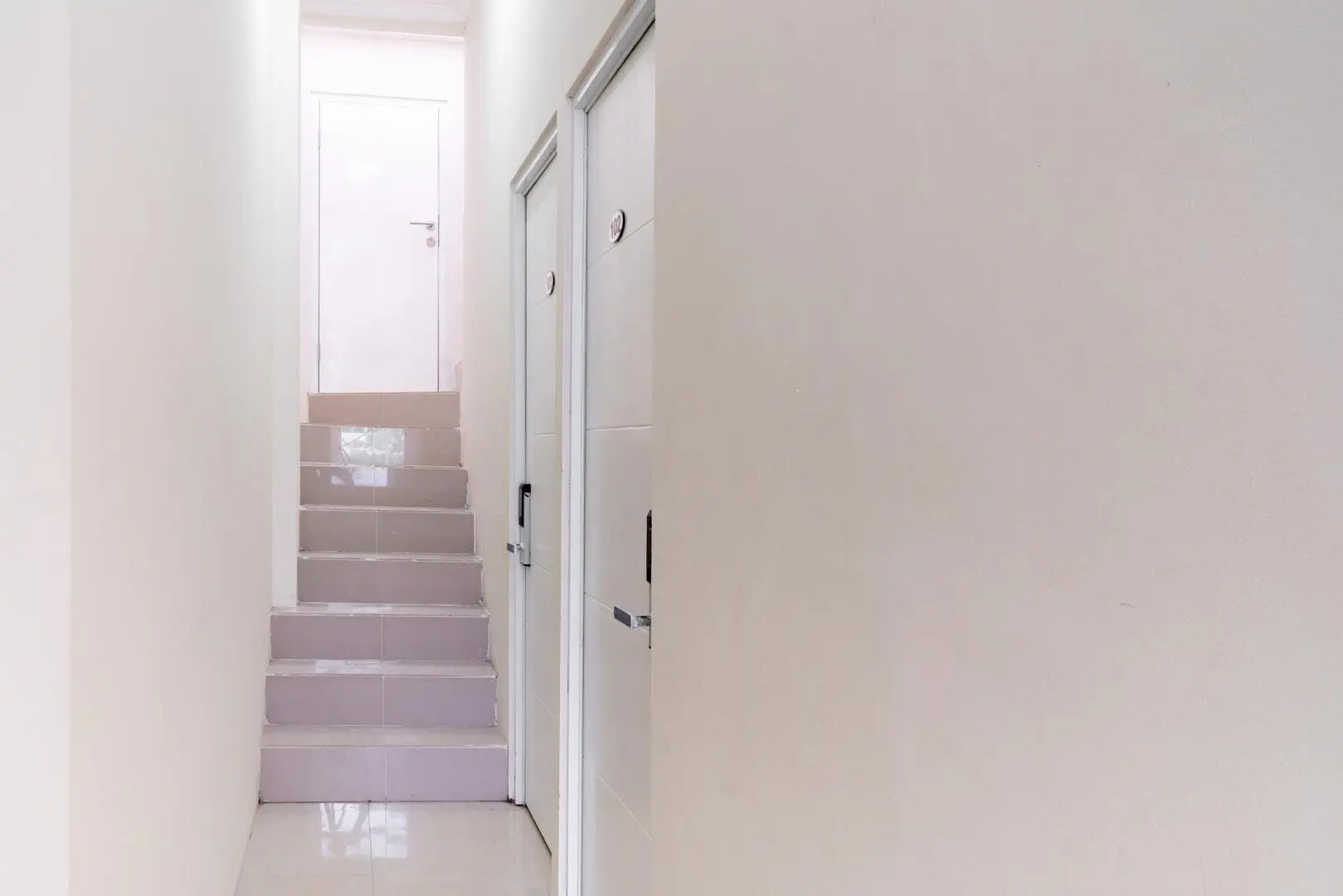 RedDoorz @ Garden Boulevard Citra Raya Tangerang