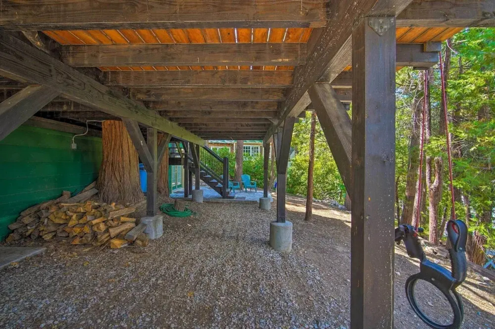 Vintage Lake Arrowhead Cabin - Walk to Lake!