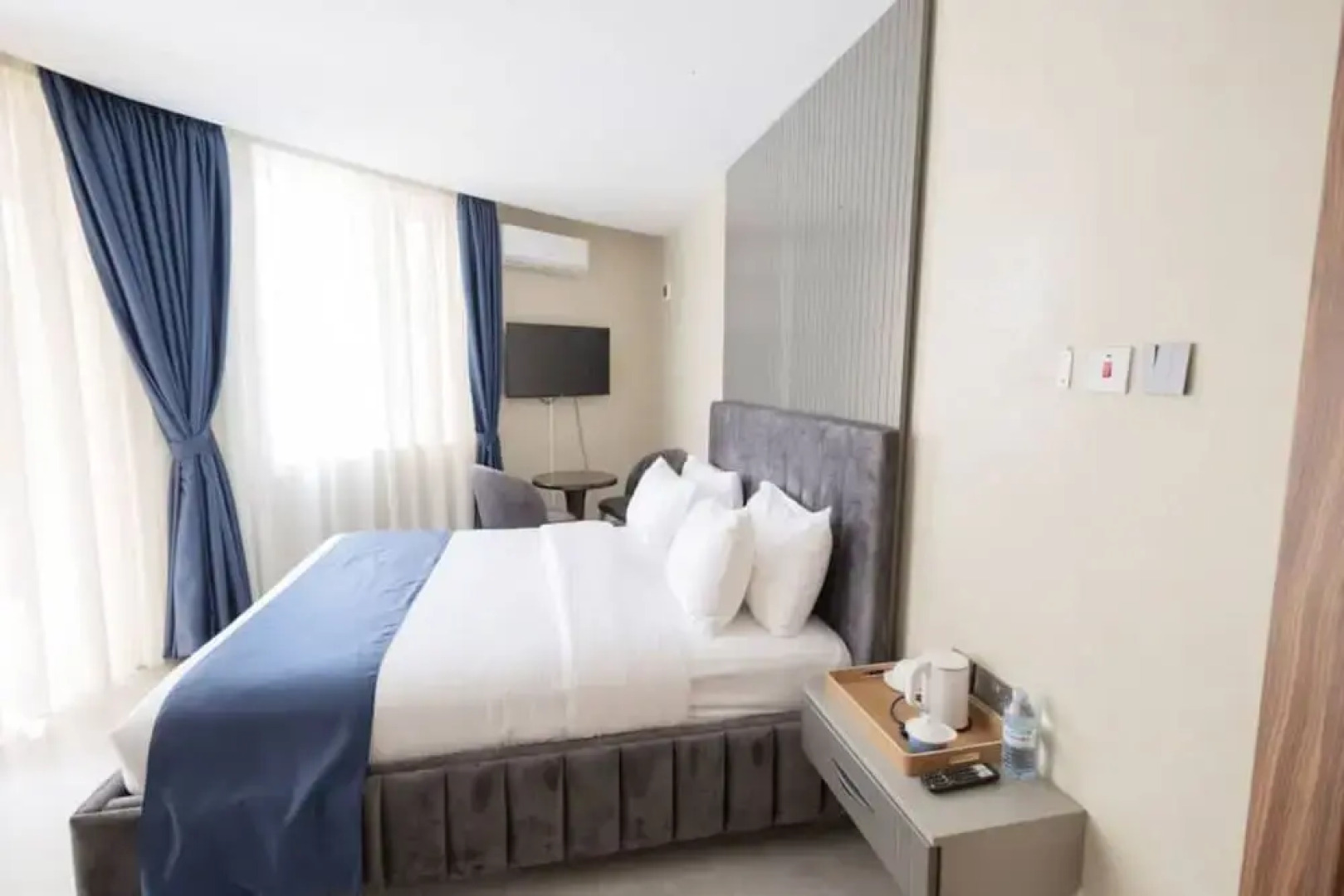 Grik Hotel - Entebbe