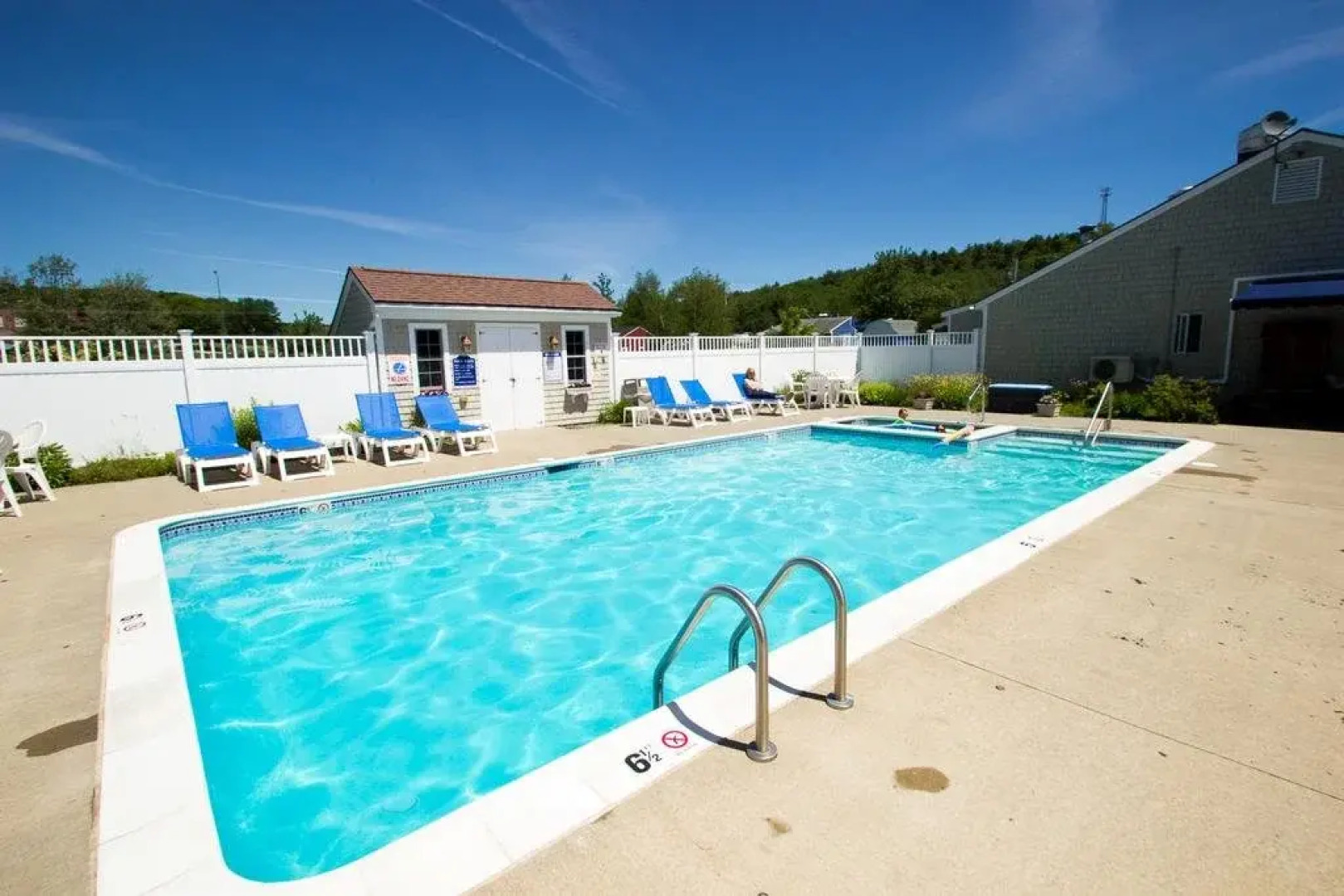 Flagship Inn and Suites