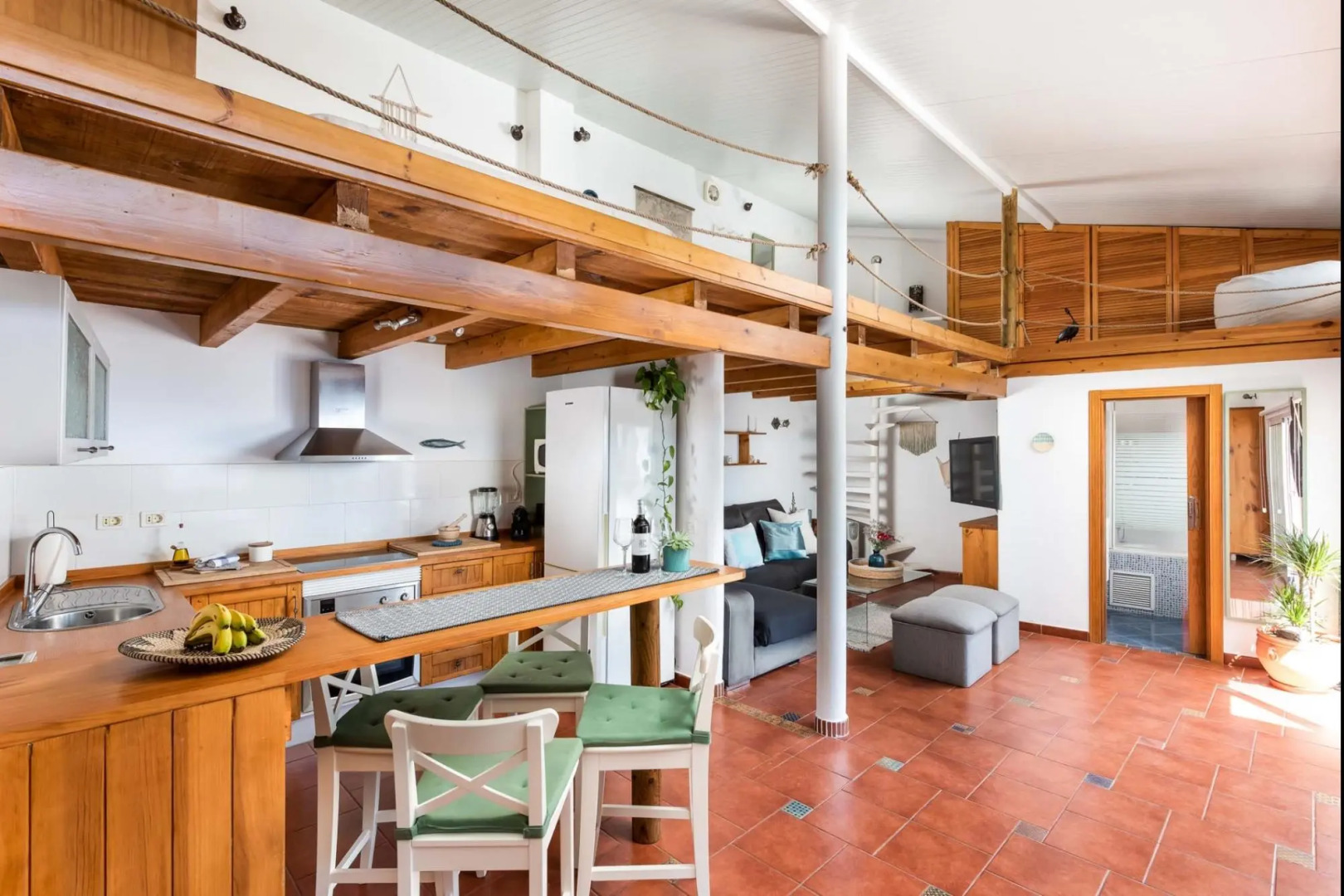 Luminous loft apartment next to the Atlantic Ocean