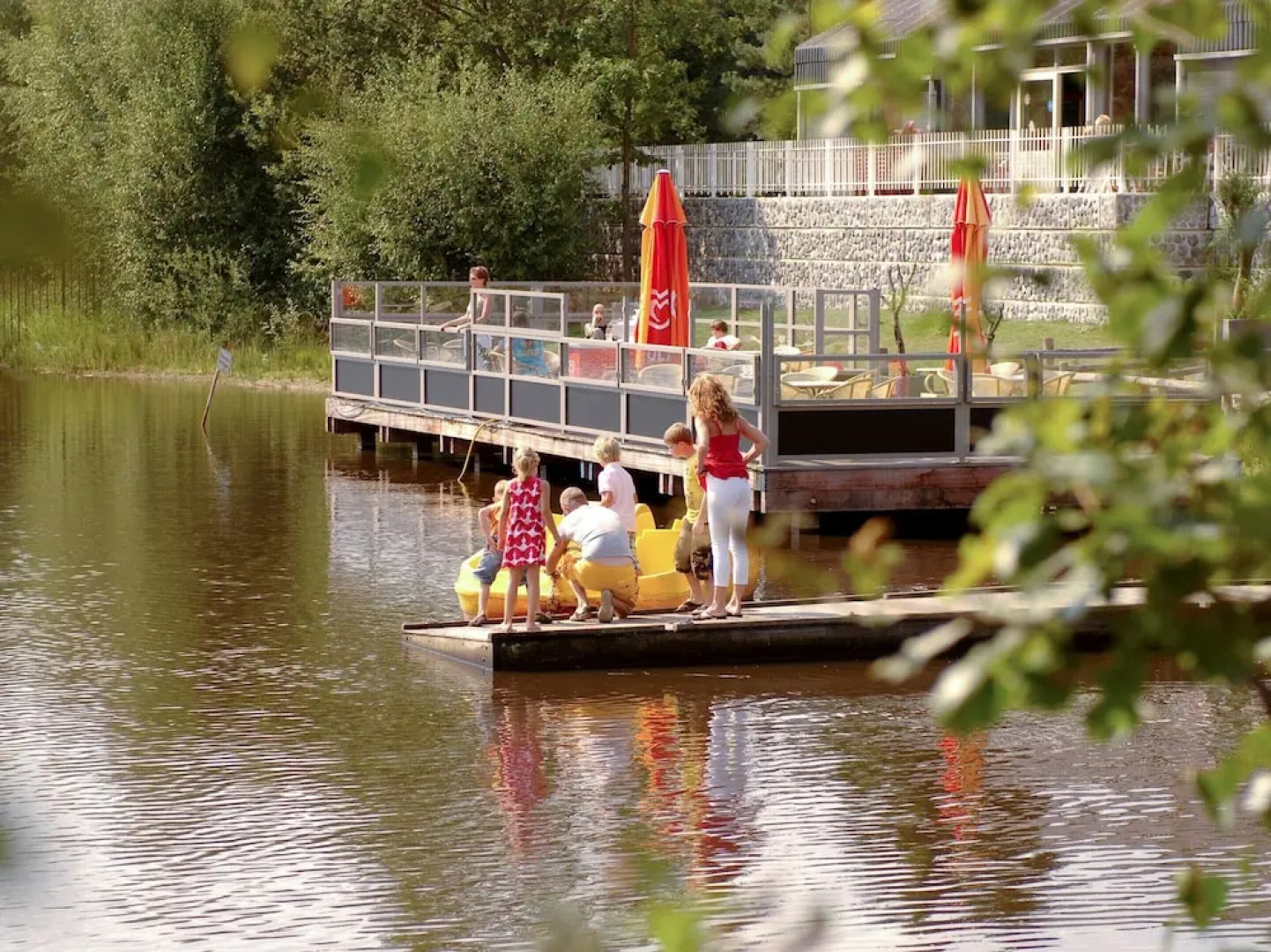 Modern Lodge With Dishwasher, Near Helmond