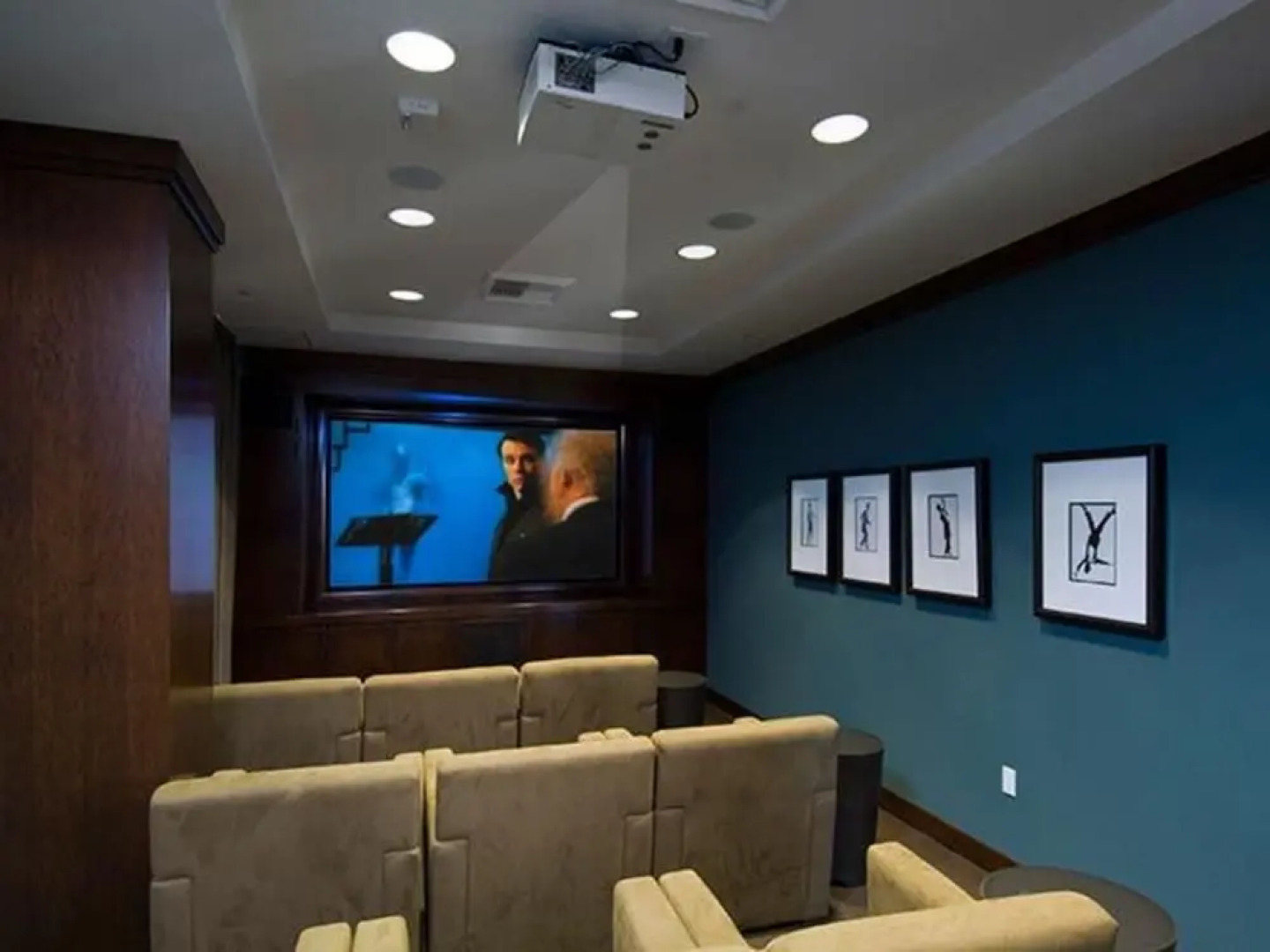 Global Luxury Suites at Commodore Drive