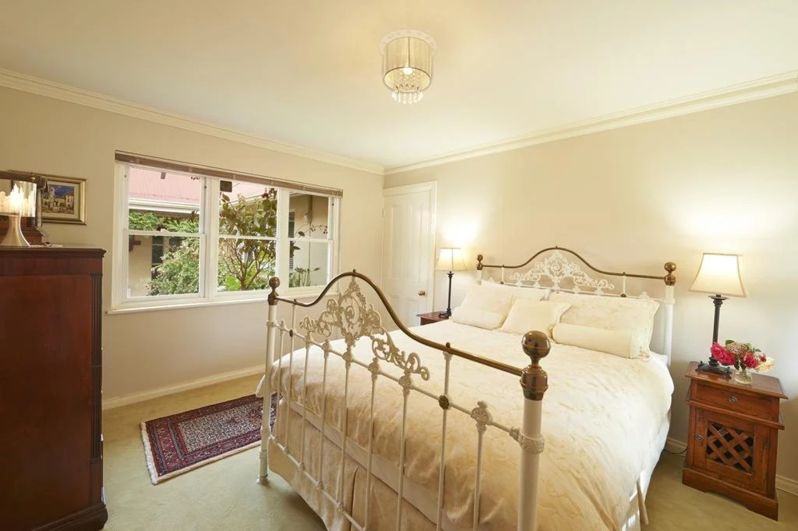 Karri House. Eat - Stay - Love