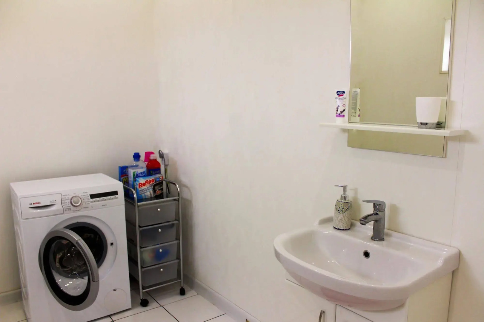 Sherlock Homes Art Hostel