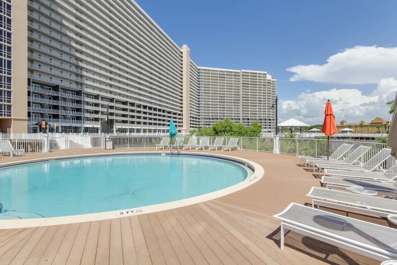 Laketown Wharf Resort by Book That Condo