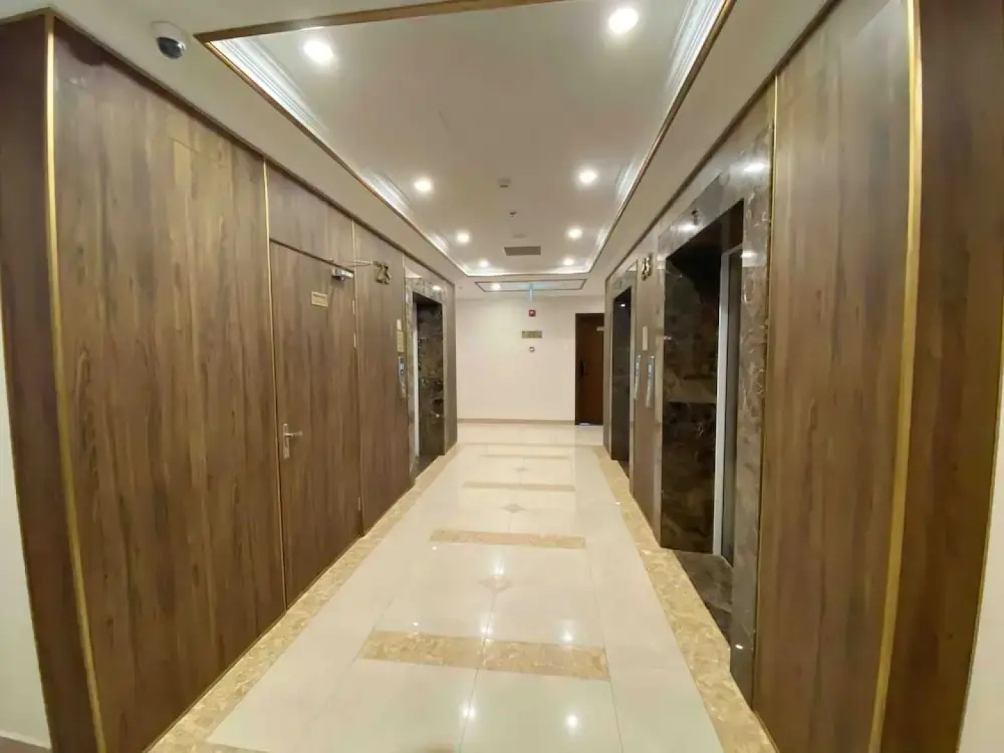 D El Dorado Westlake Luxury Apartments