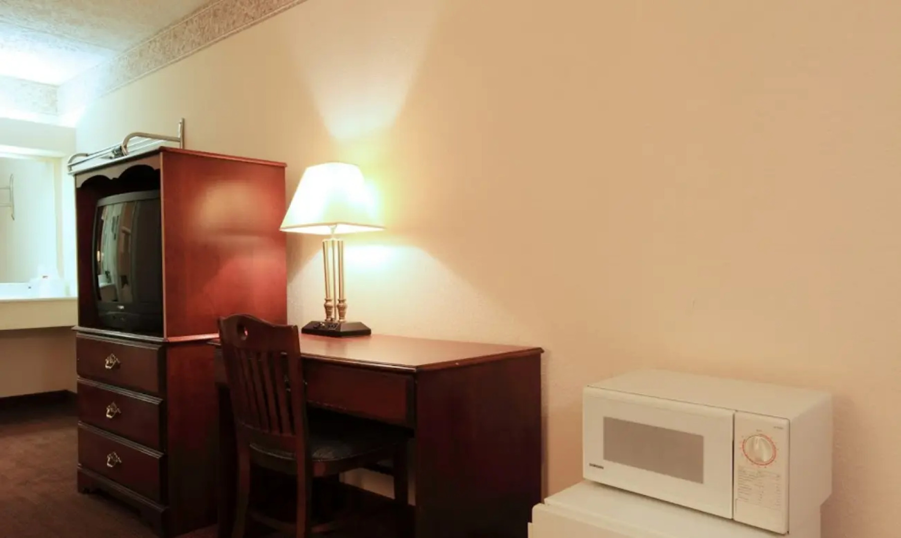 Americas Best Value Inn North Capital