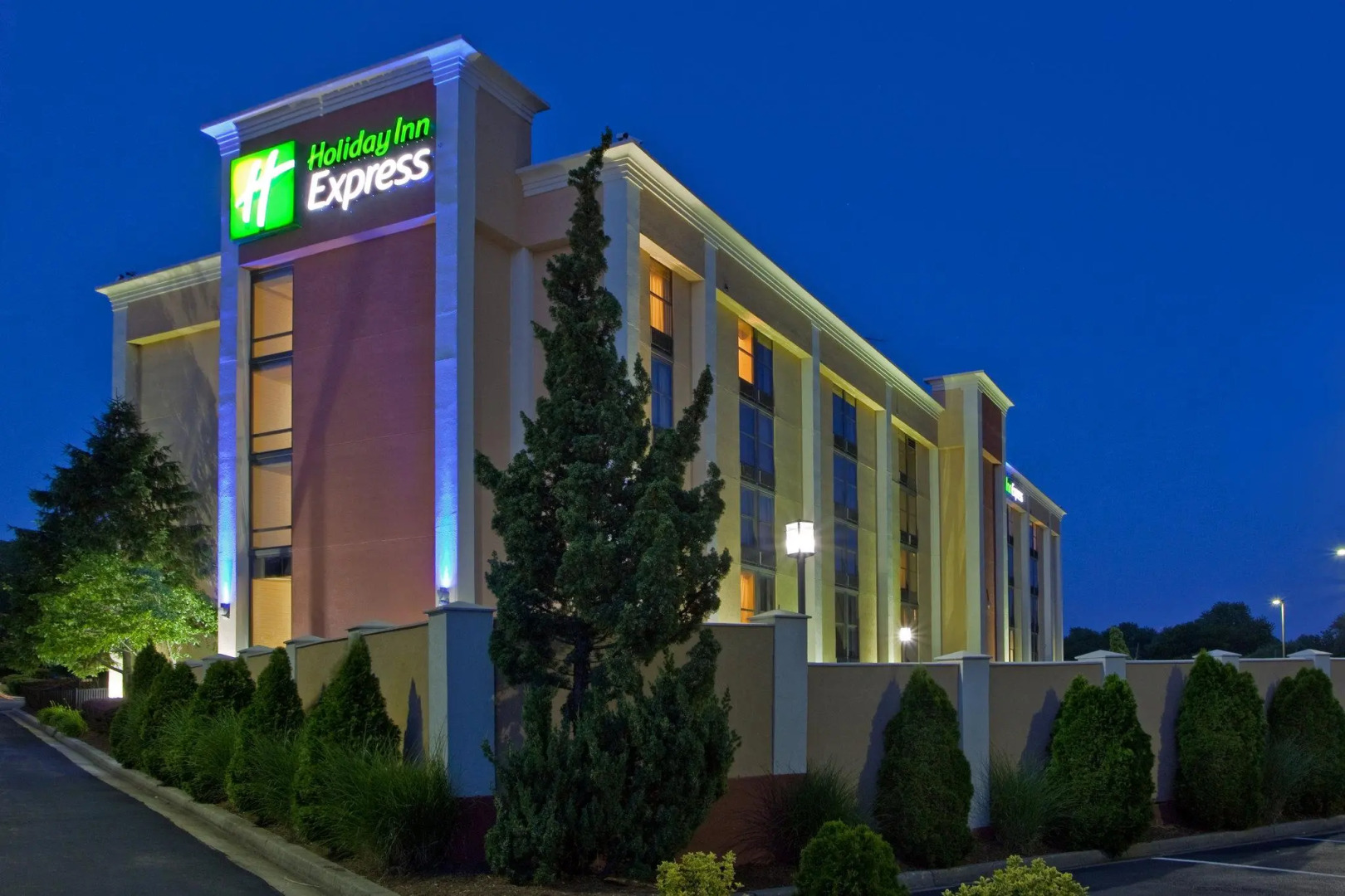 Holiday Inn Express Washington DC East - Andrews AFB by IHG