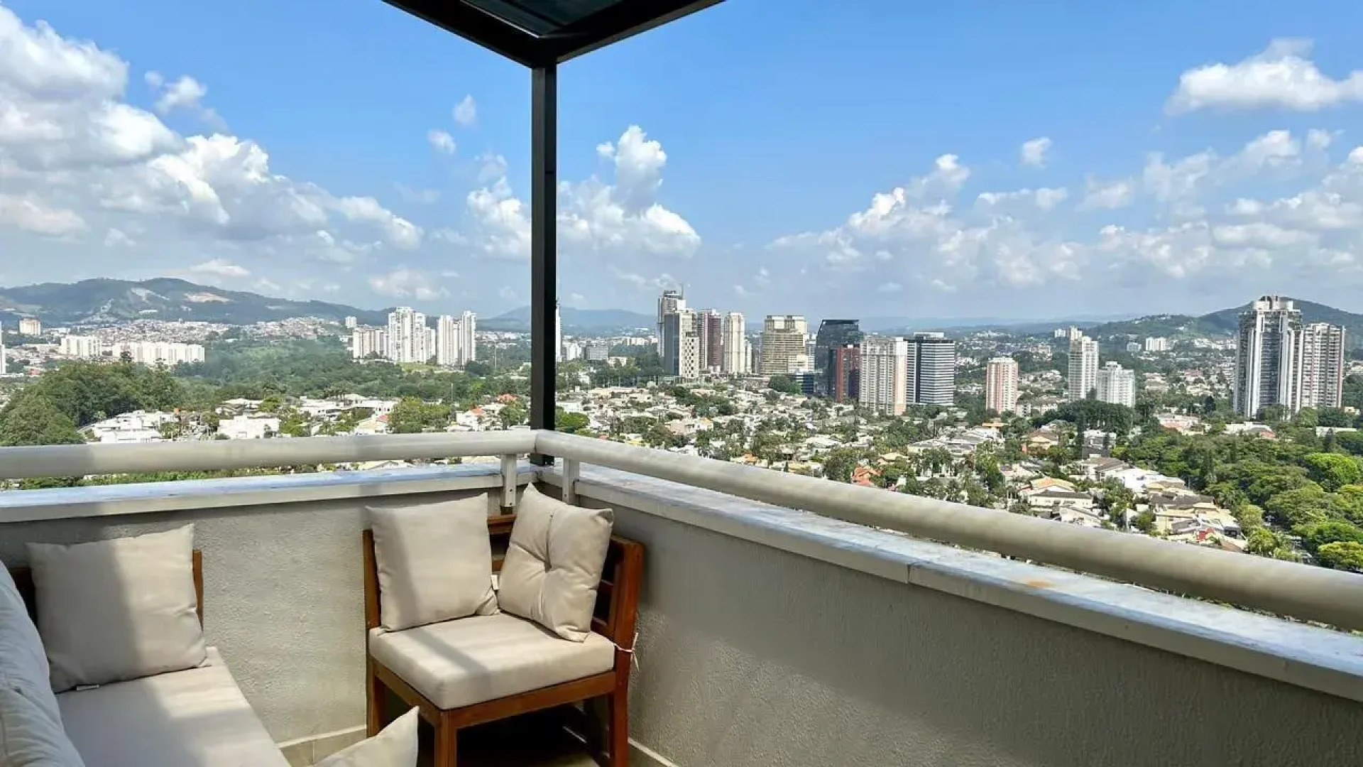 QSA - Anora Spaces - Metropolis Alphaville