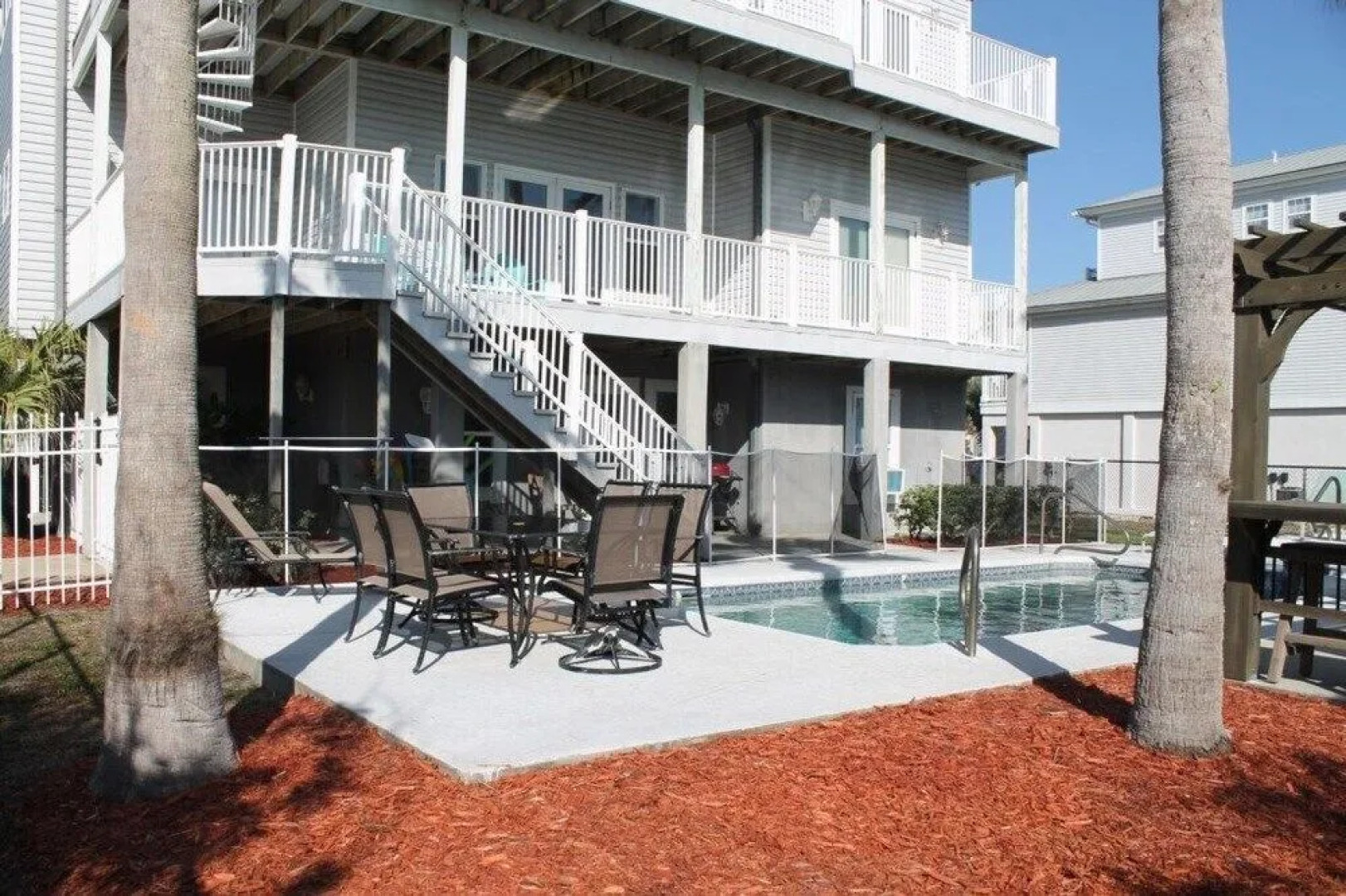 Sweet Dreams Beach 6 Br Home by RedAwning