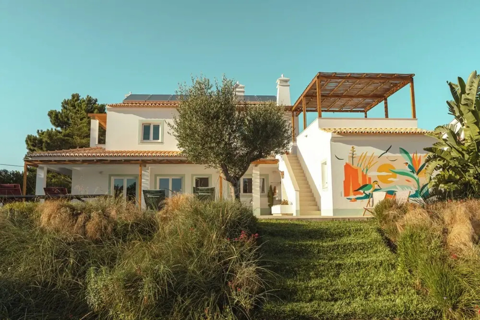 Birds of Paradise - Boutique surf lodge