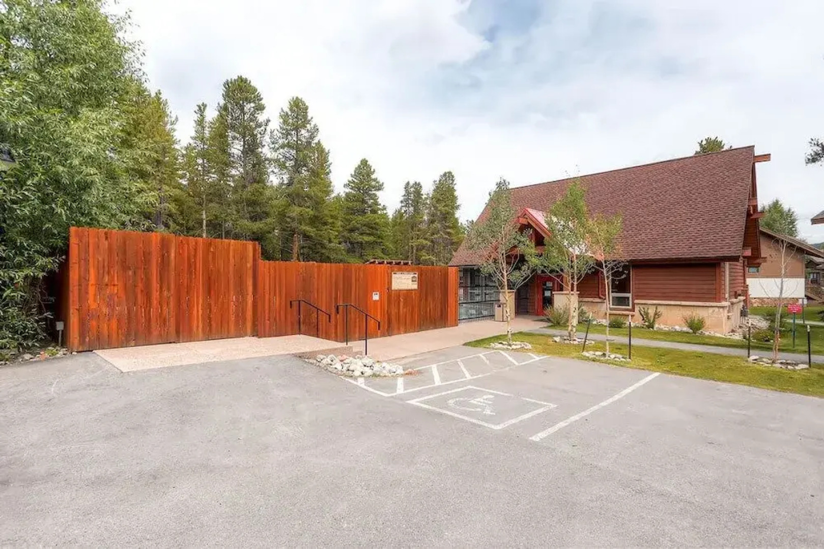 Winterpoint 20 2 Bedroom Townhouse by RedAwning