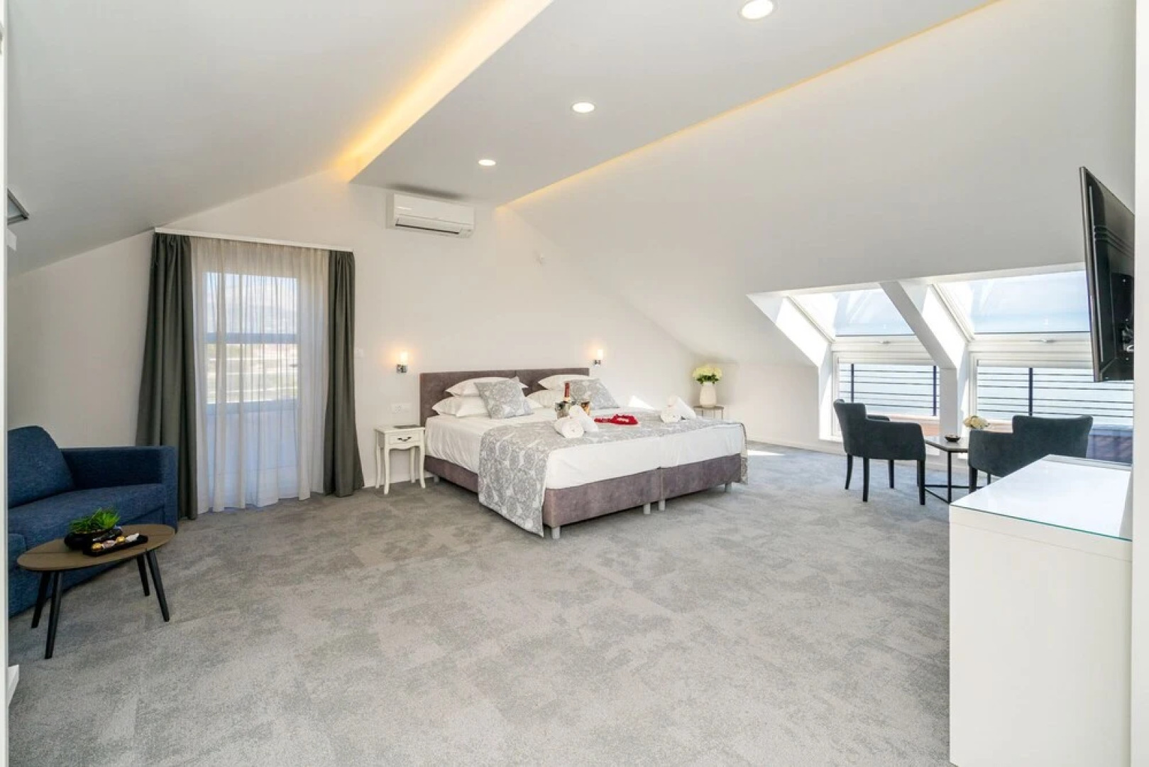 Luxury Beachfront Villa Sea Queen