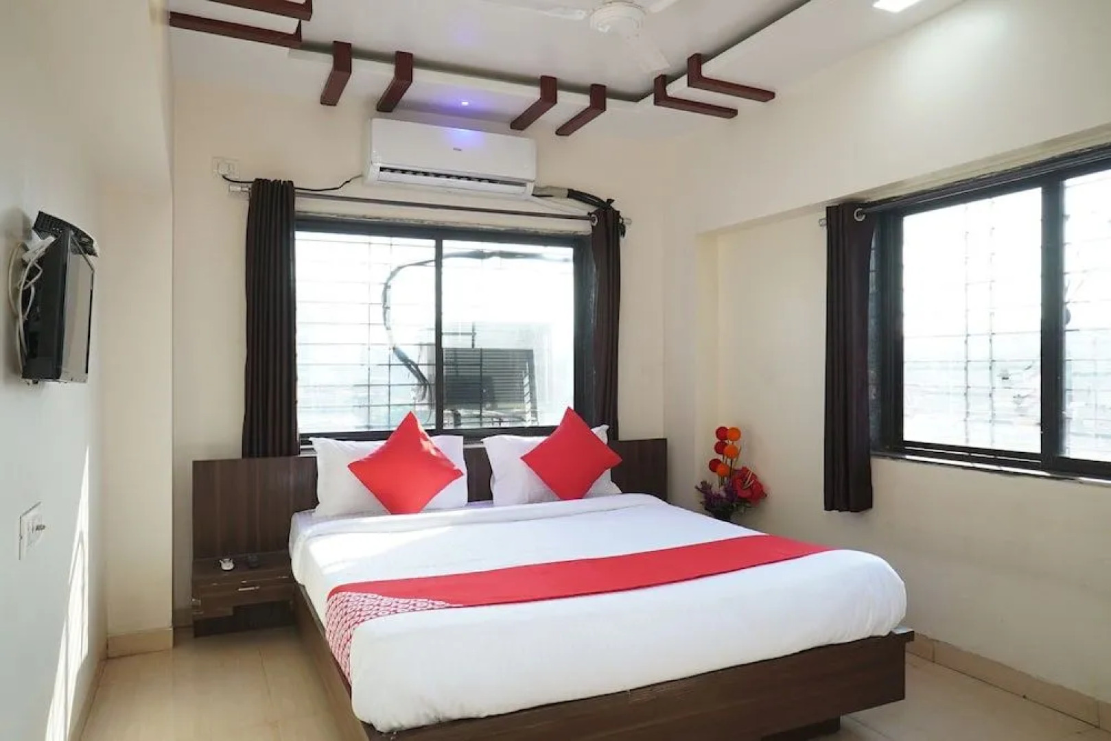 OYO 24432 Yash Residency