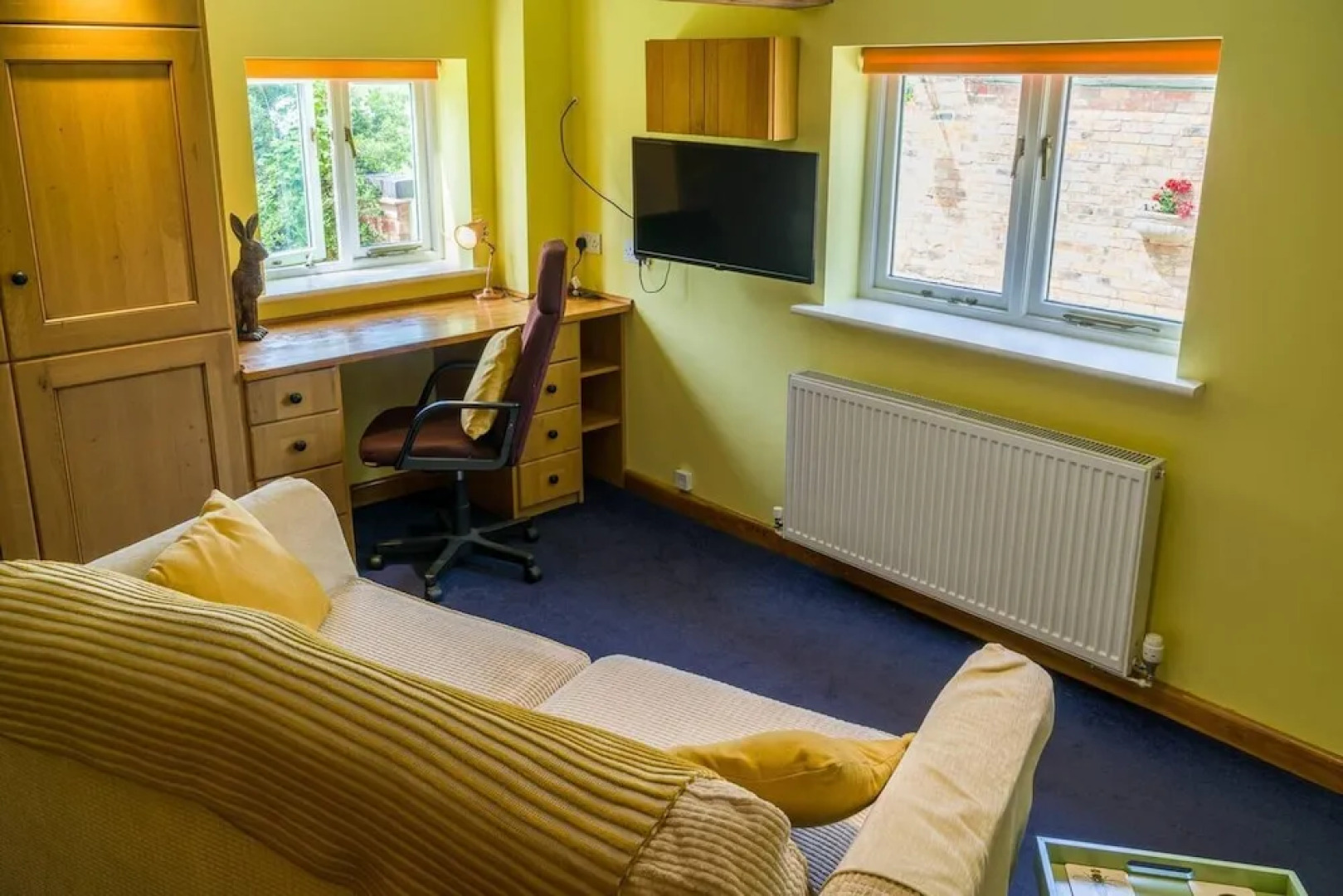 Sunshine Annex-double Bed,ensuite, Lounge, Kitchen