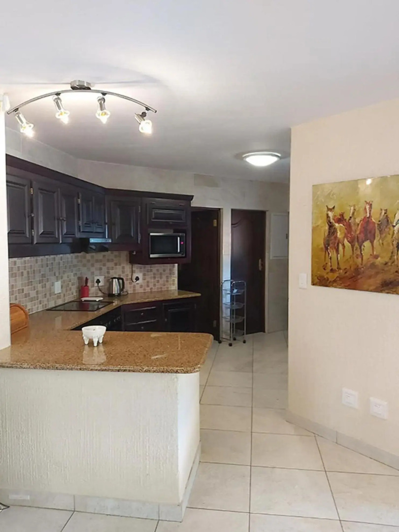 Dreamy 3 bedroom villa on the edge of the Sabie River in Kruger Park Lodge