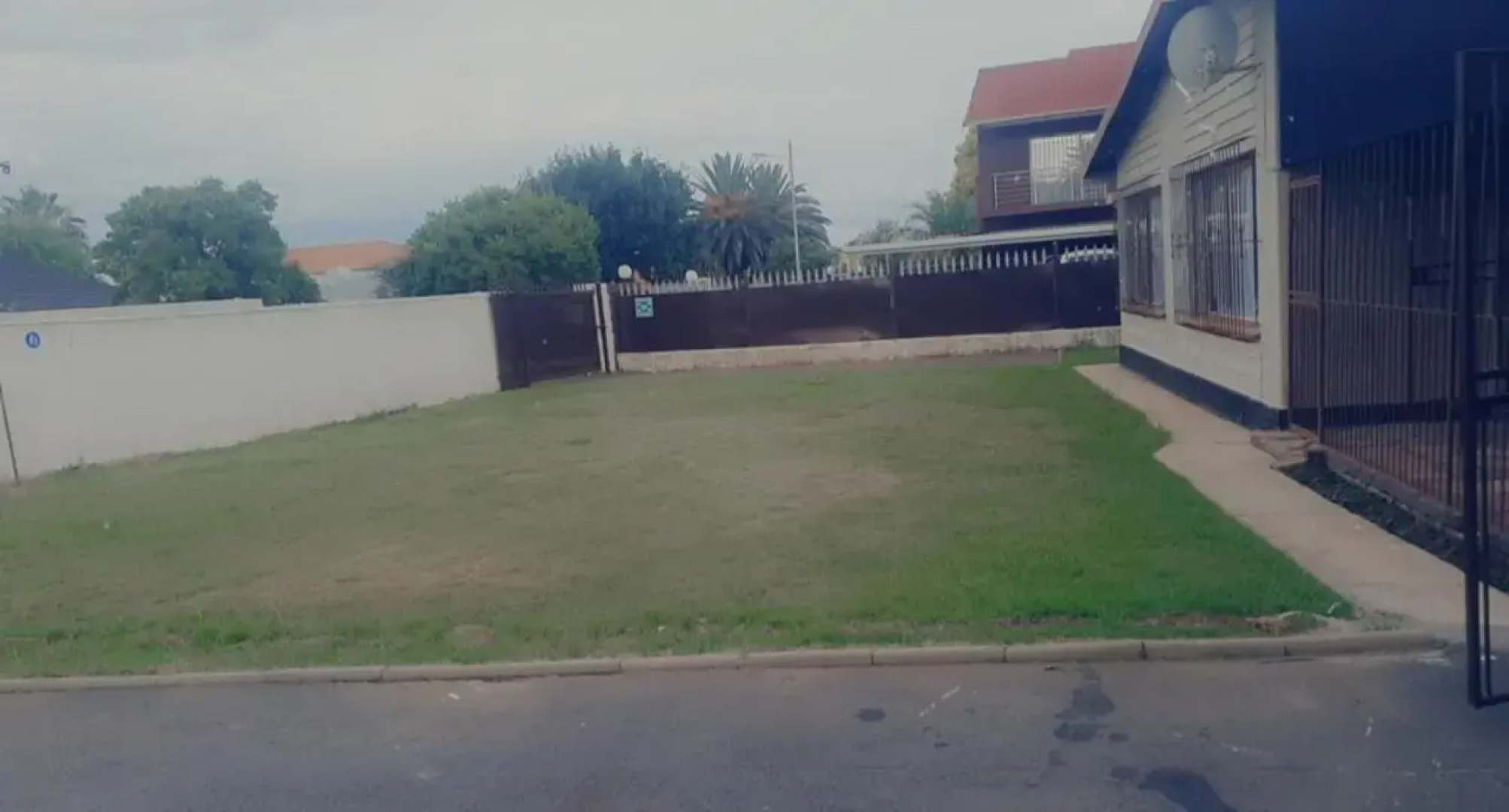 Dreams Guest Inn Raceview (Adults Only)