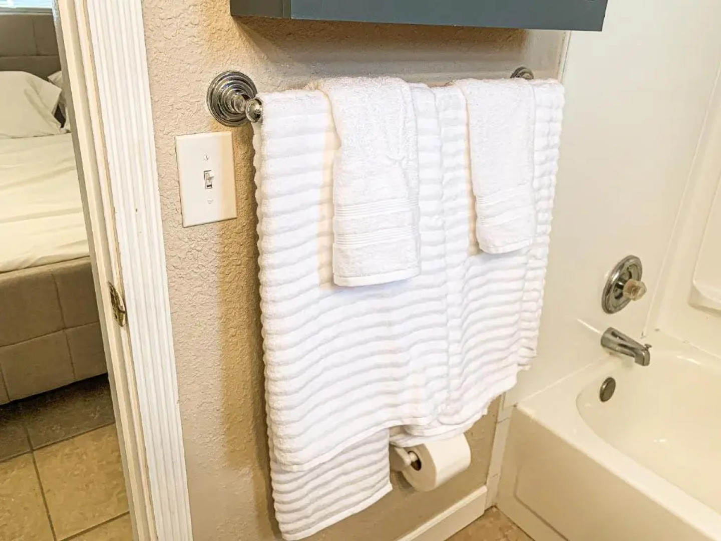 Succulent Studio by beach w/full kitchen