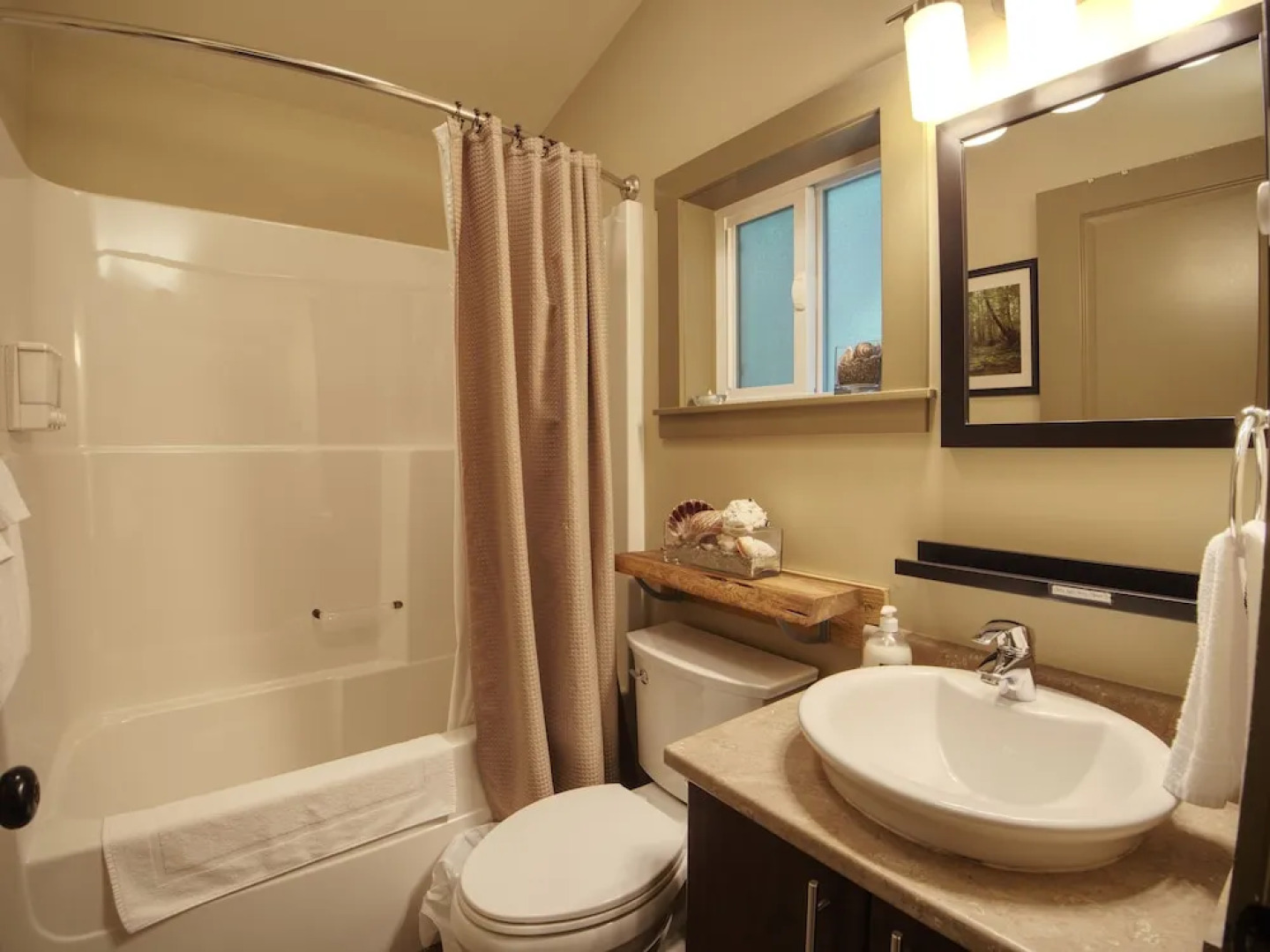 Handsome Dan's Port Renfrew