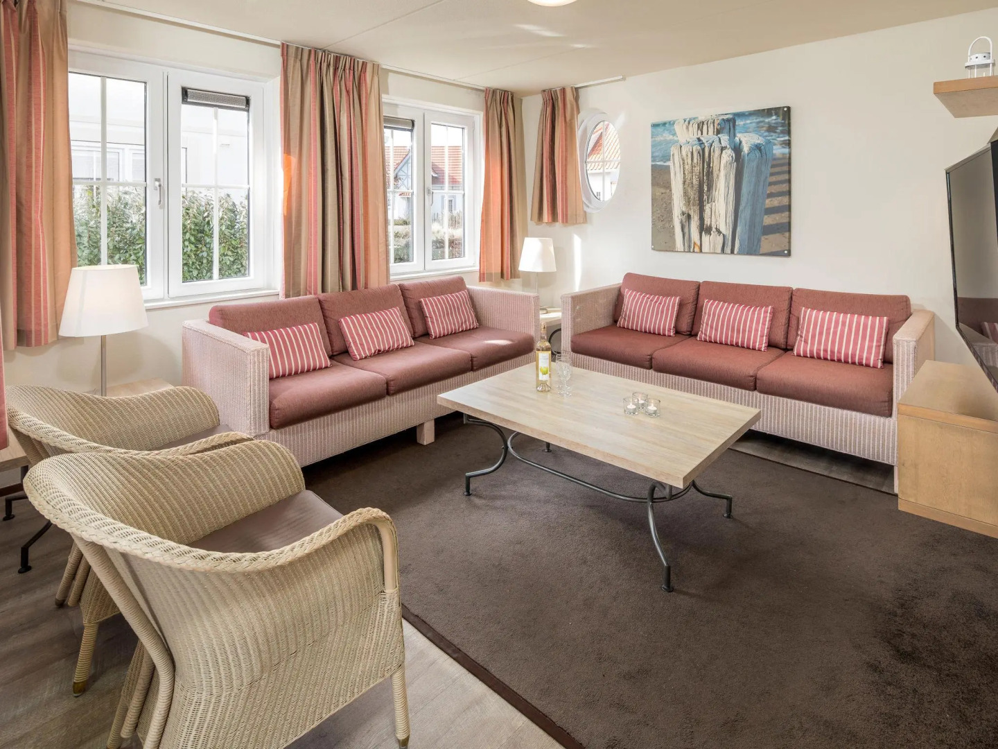 Detached villa with terrace heater, 400 m. from the beach