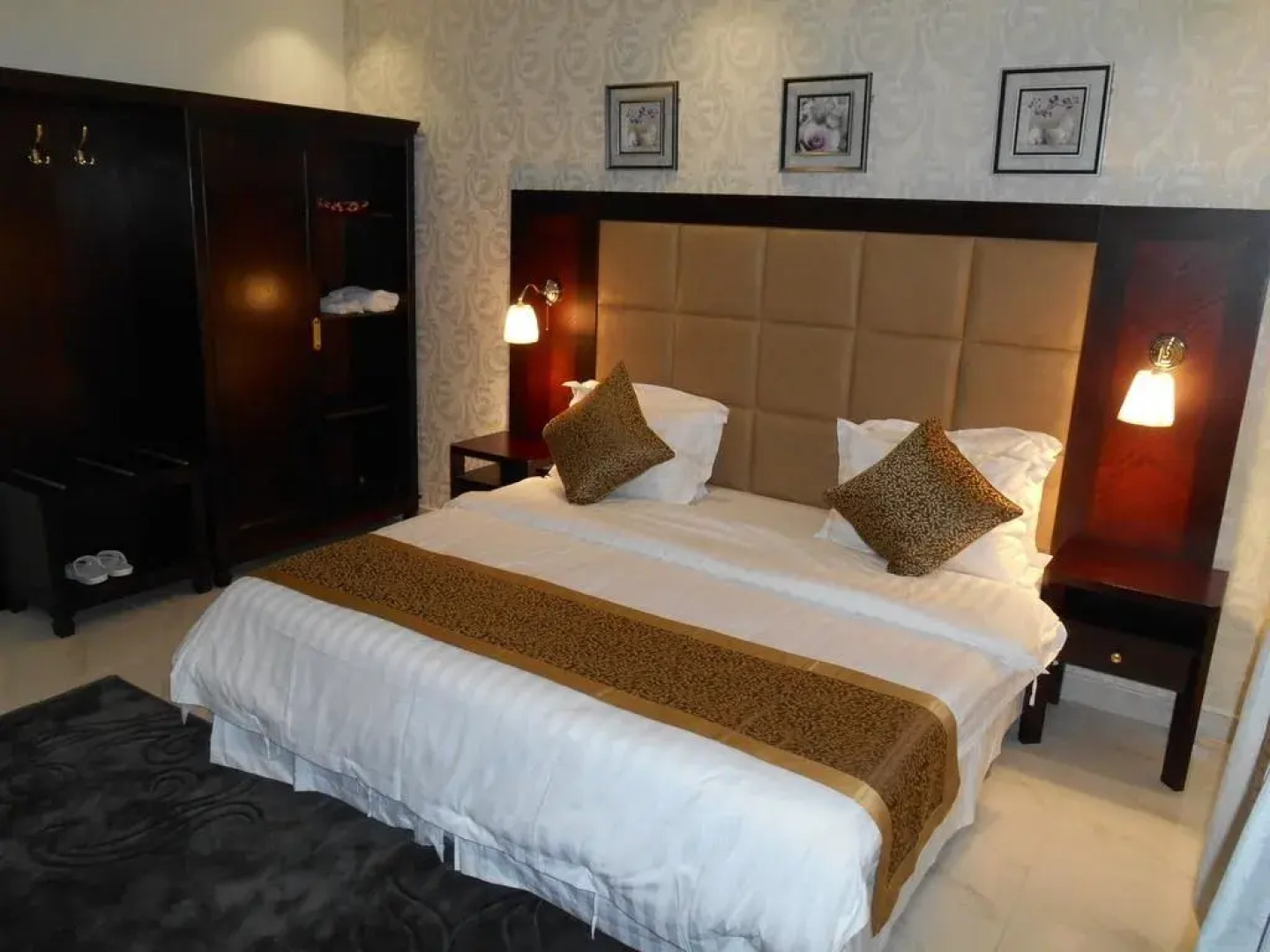 Julanar Alsharq Suites