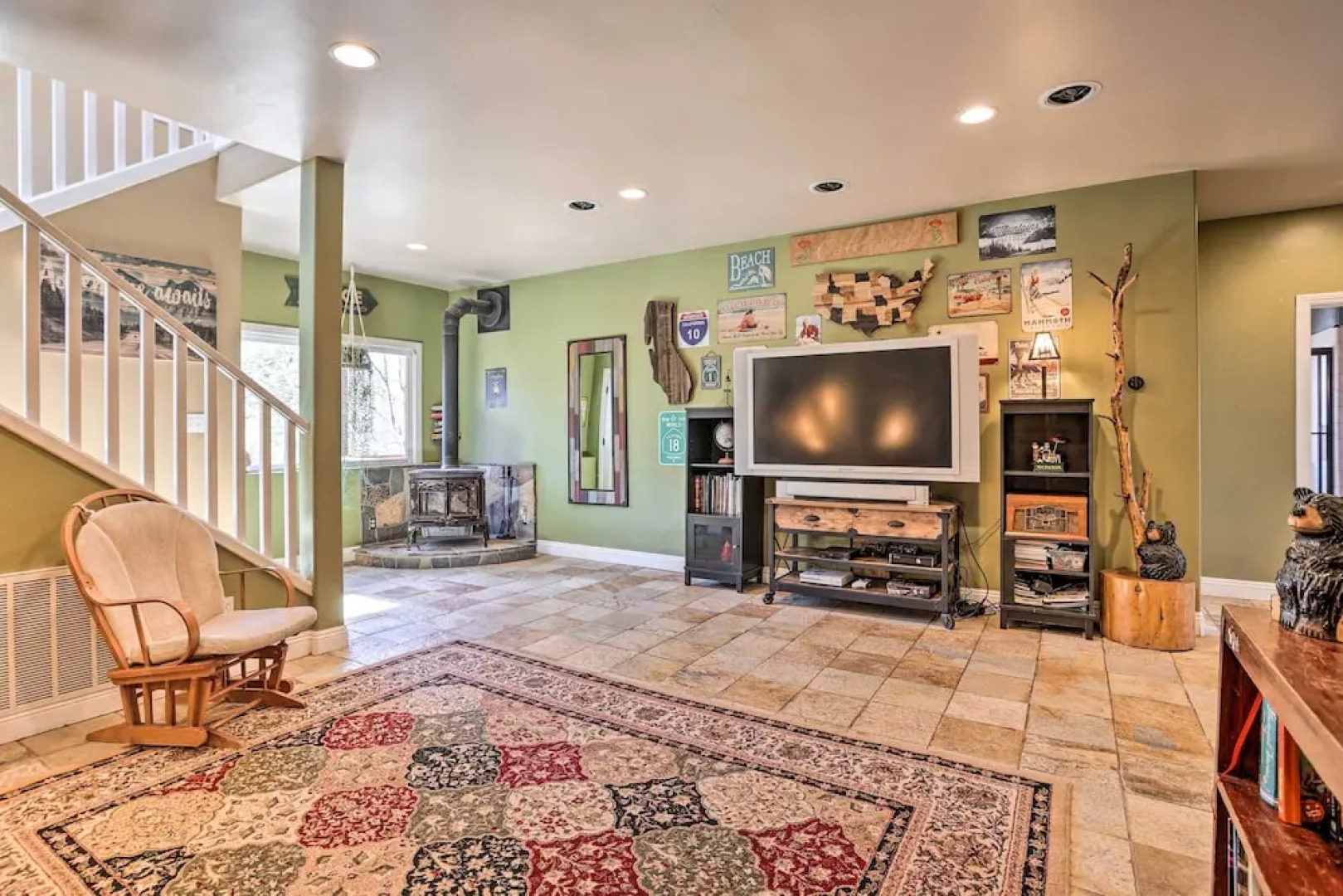 Lovely Lake Arrowhead Home w/ Private Hot Tub