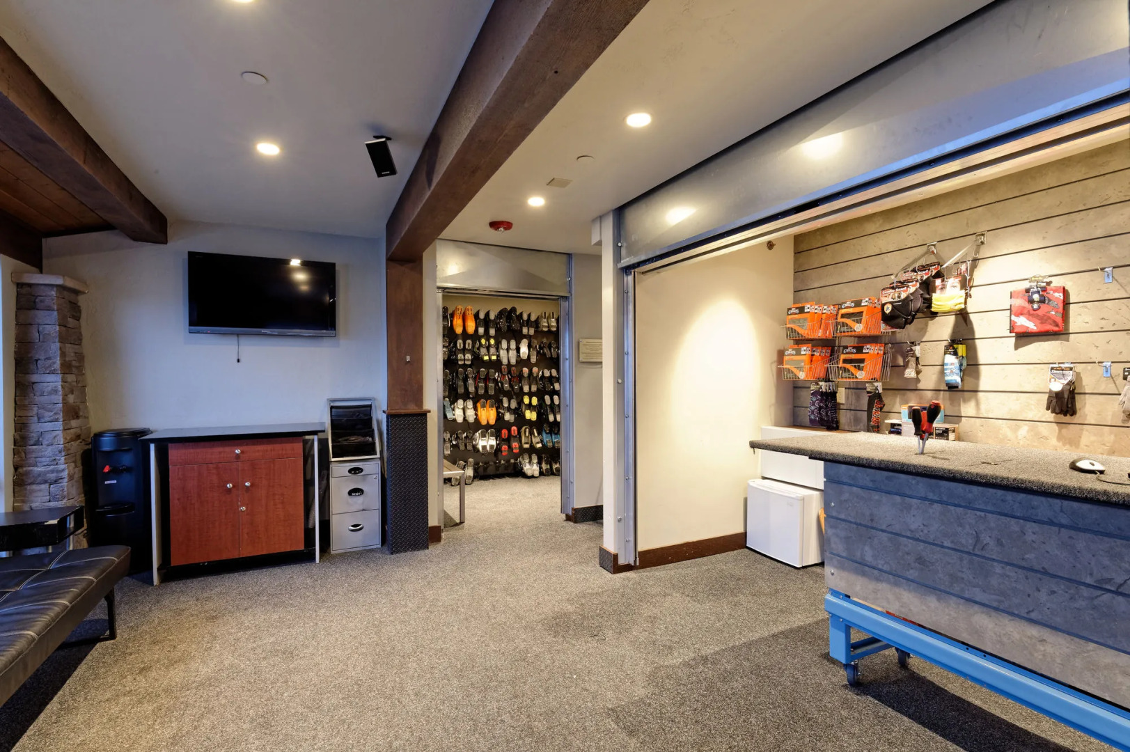 The Crestwood Condominiums