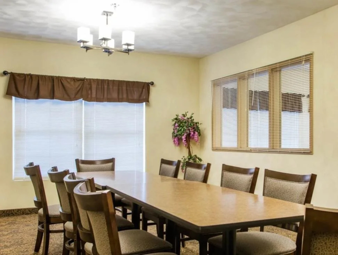 O'Fallon Suites Hotel