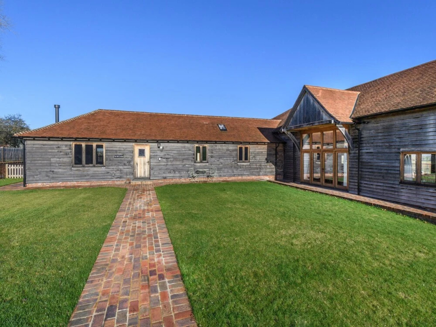 Lovely Holiday Home with Hot Tub near Bexhill & Hastings