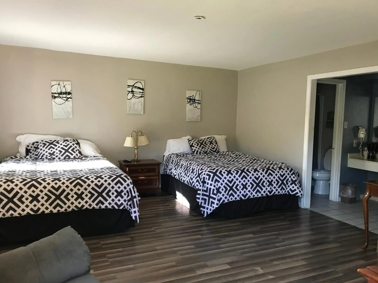 Hom Away Inn and Resort
