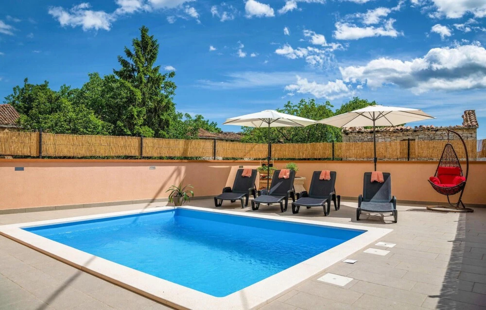 Awesome Home in Orbanici With 4 Bedrooms, Wifi and Outdoor Swimming Pool