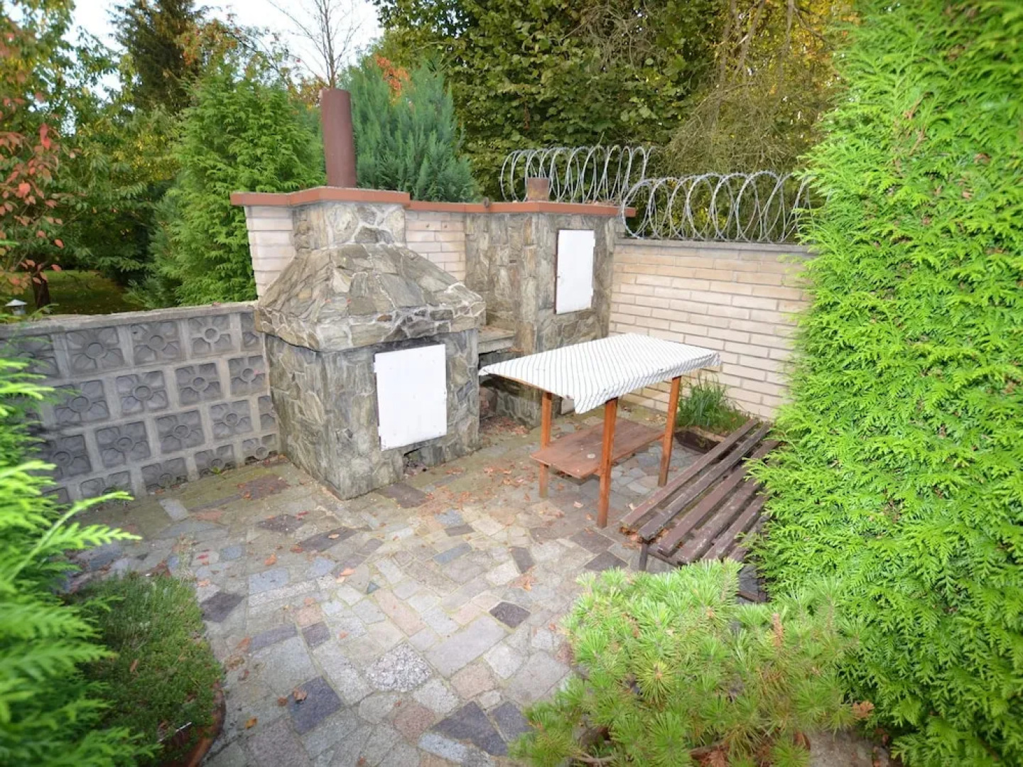 Cozy Chalet in Pilsen With Swimming Pool, Garden, Balcony