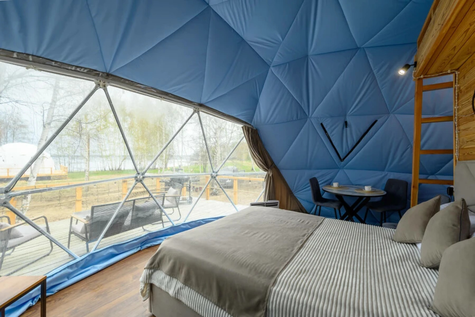 Холидей Форест